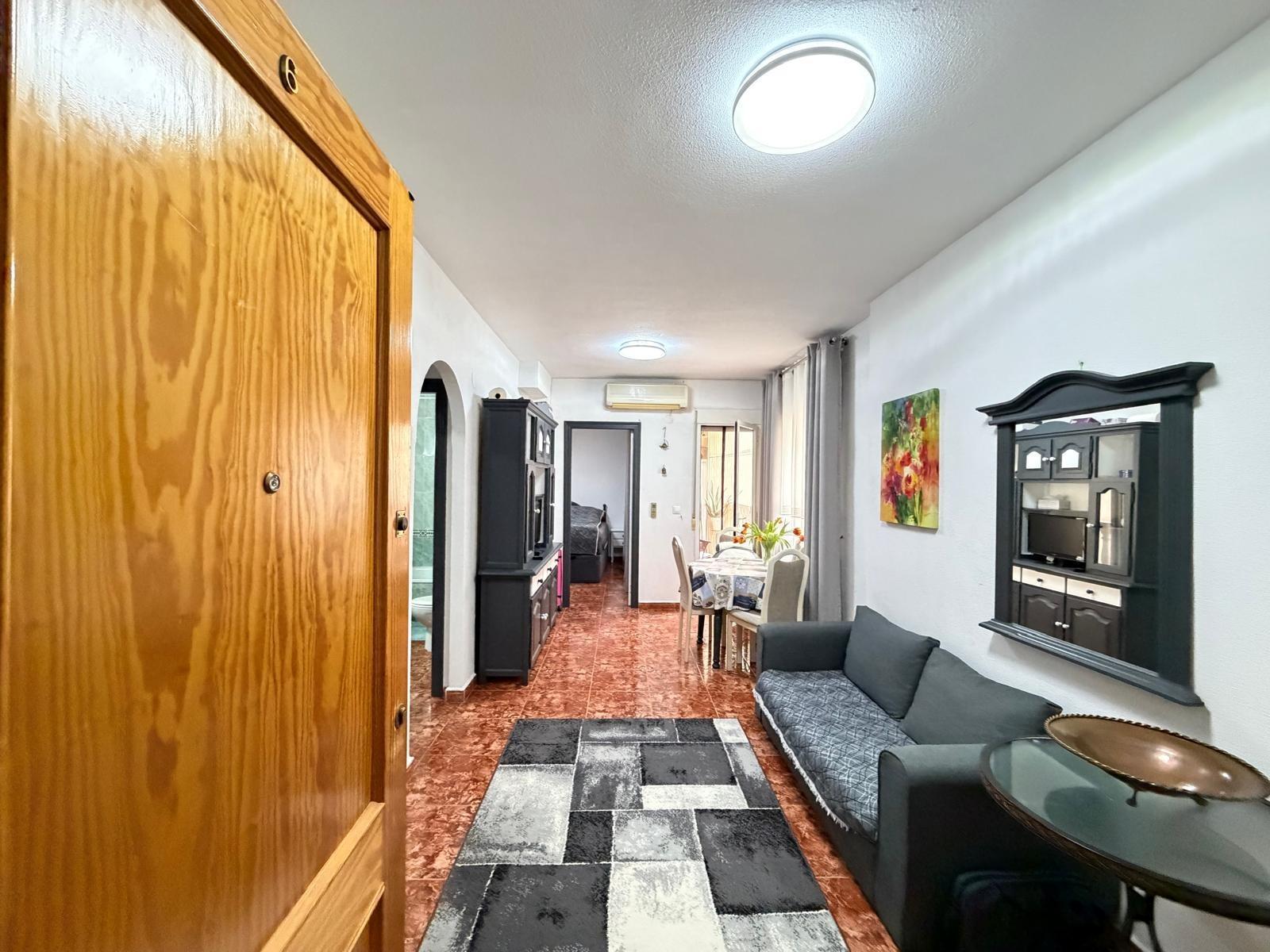 Apartment in Torrevieja — image 2