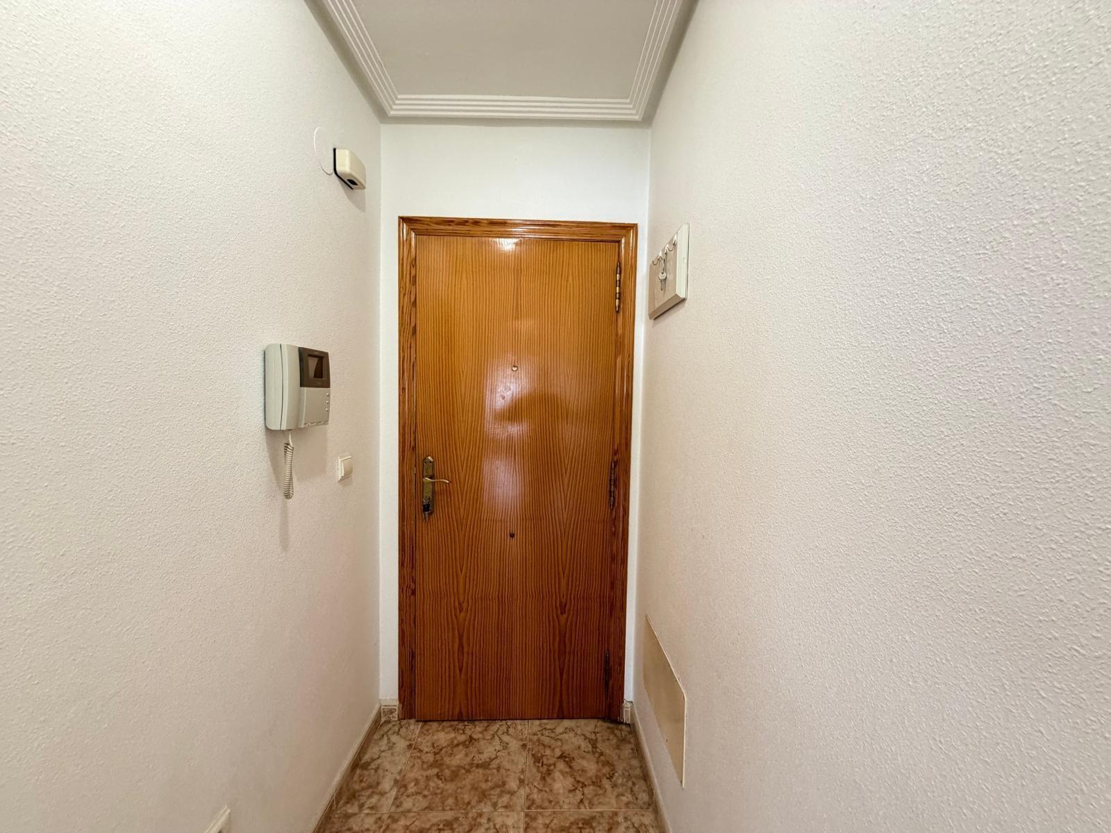 Apartment in Torrevieja — image 3