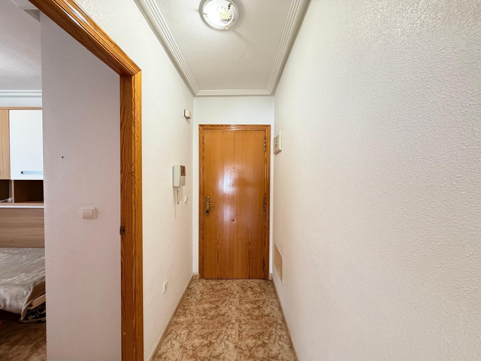 Apartment in Torrevieja — image 4