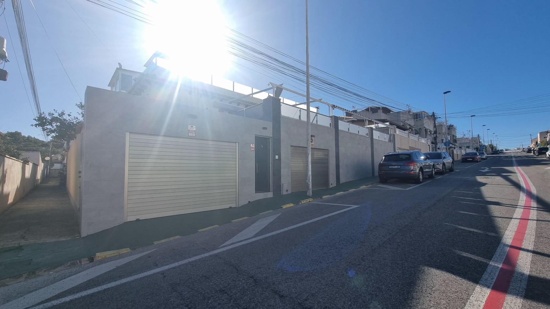 Villa in Torrevieja — image 2