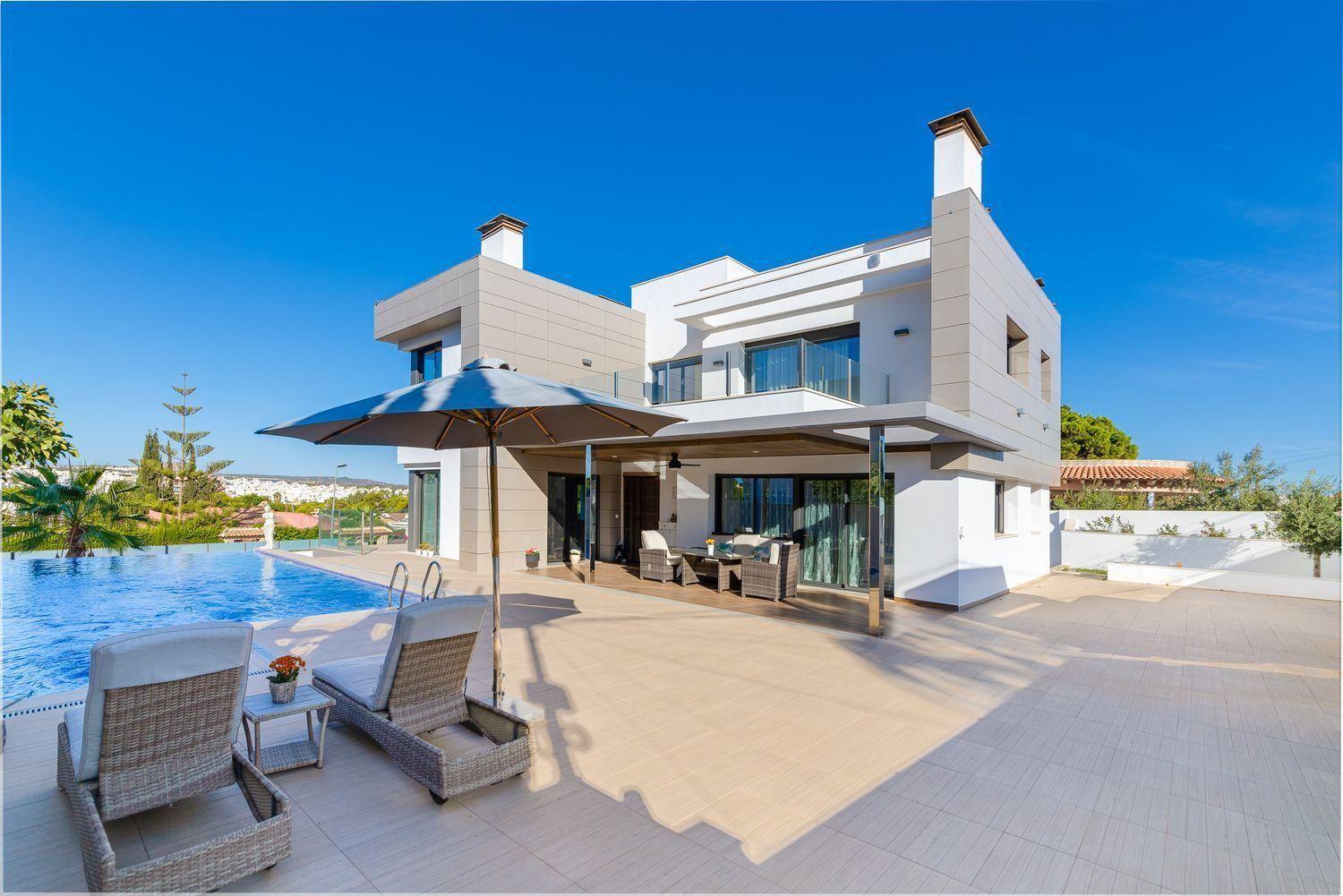 Villa in Torrevieja — image 3
