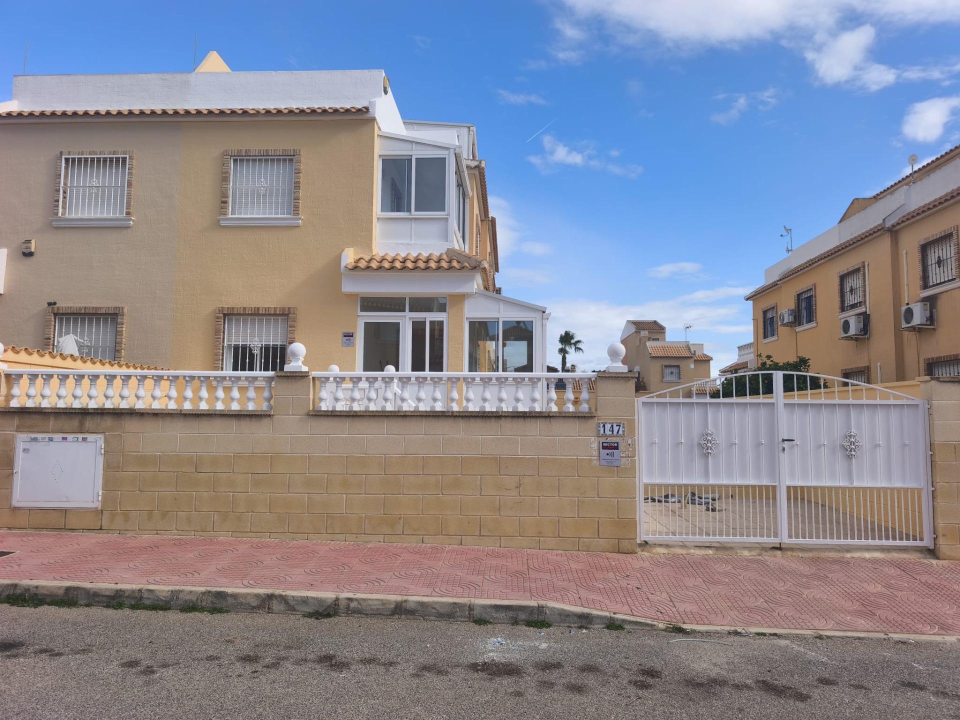 Townhouse in Rojales — image 2