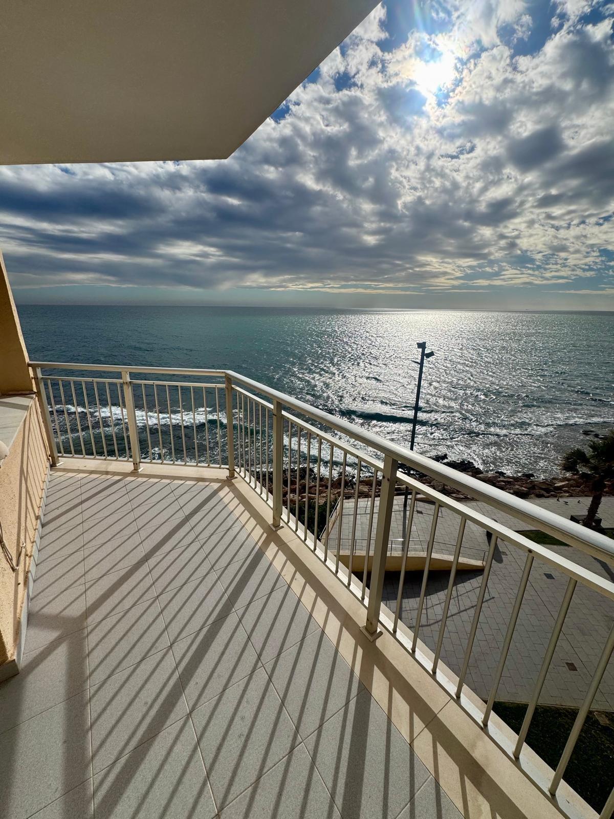 Apartment in Torrevieja — image 1