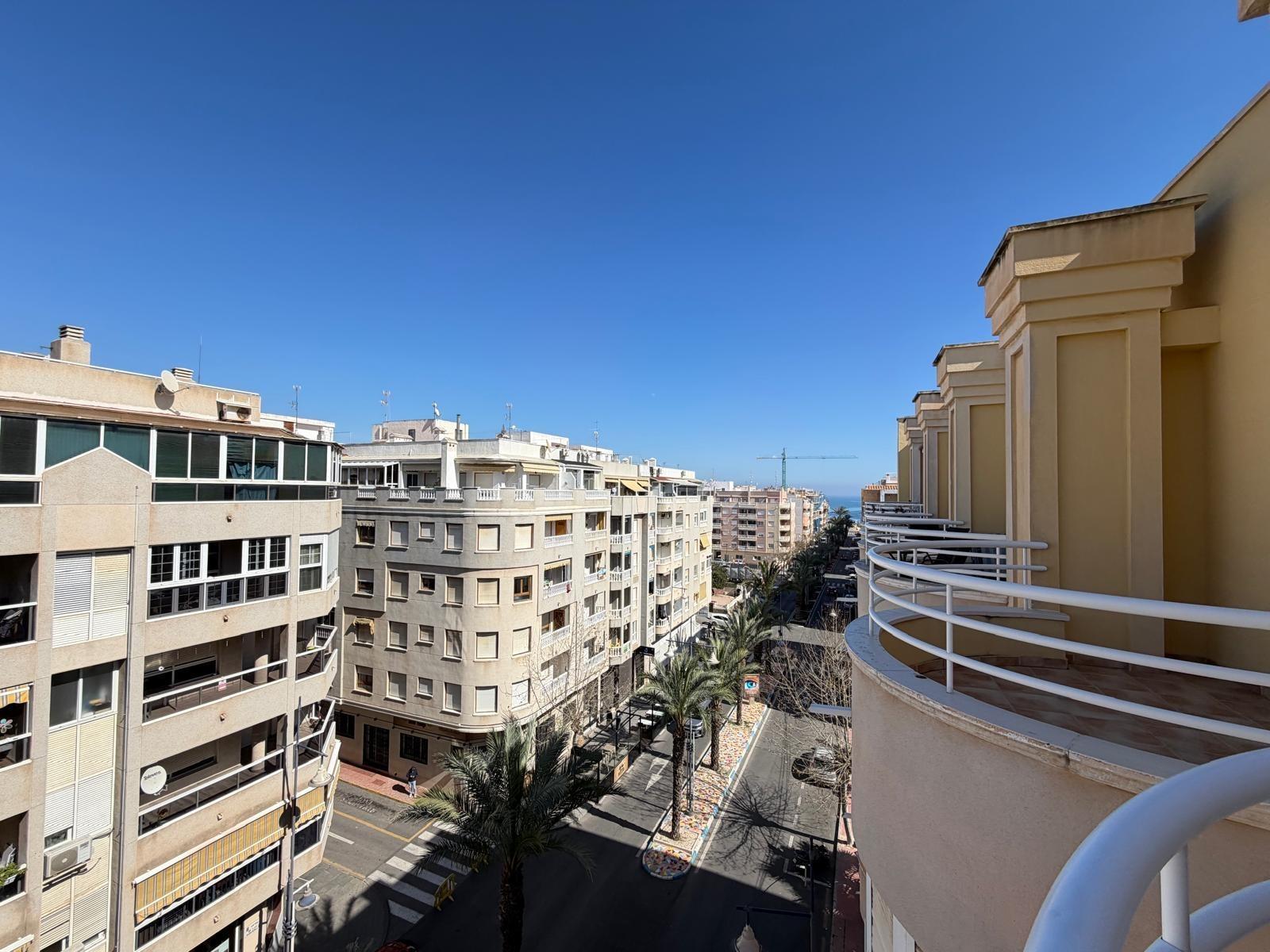 Apartment in Torrevieja — image 1