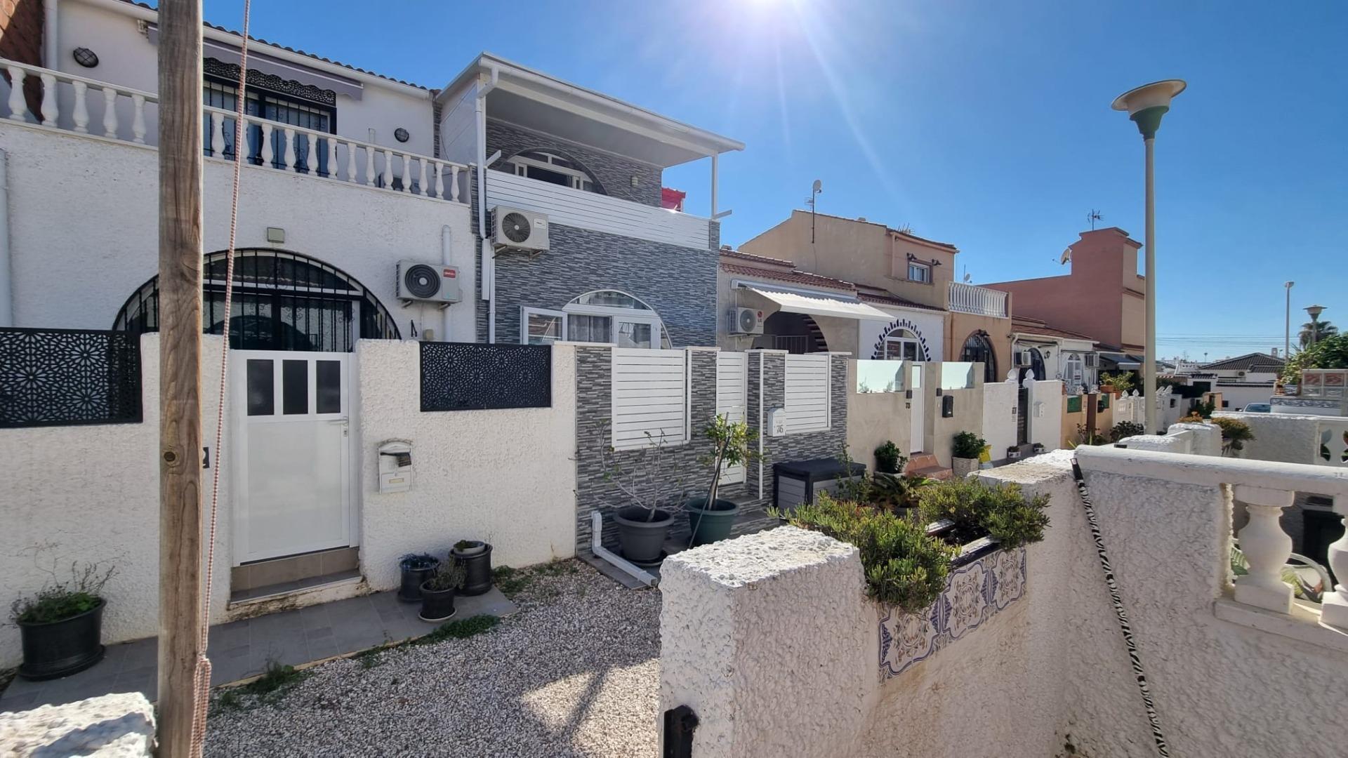 Apartment in Torrevieja — image 3