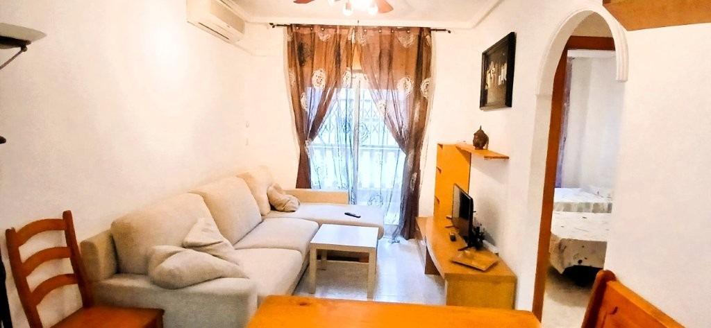 Apartment in Torrevieja — image 2
