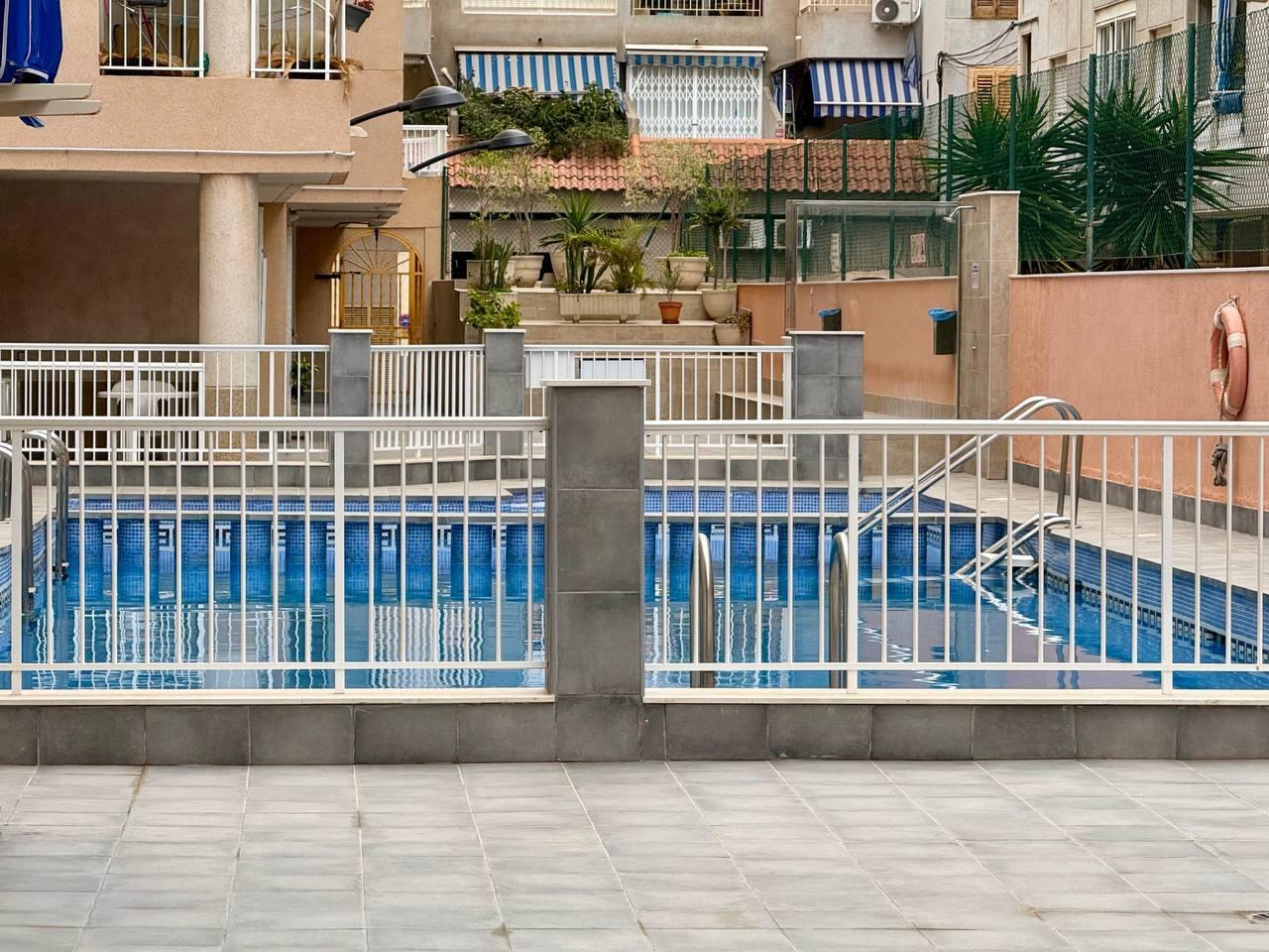 Exclusivo  Apartamento después de la renovación con 2 dormitorios, 1 baño, y piscina, 250 m. de la playa — image 3