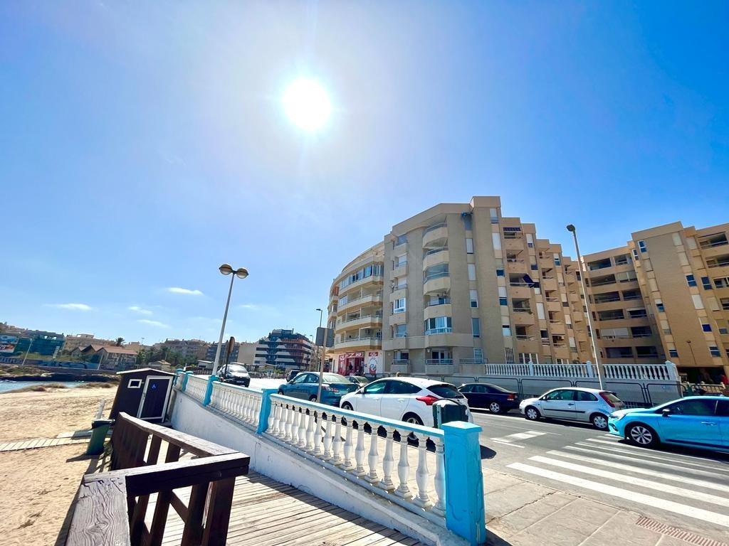 Apartment in Torrevieja — image 2