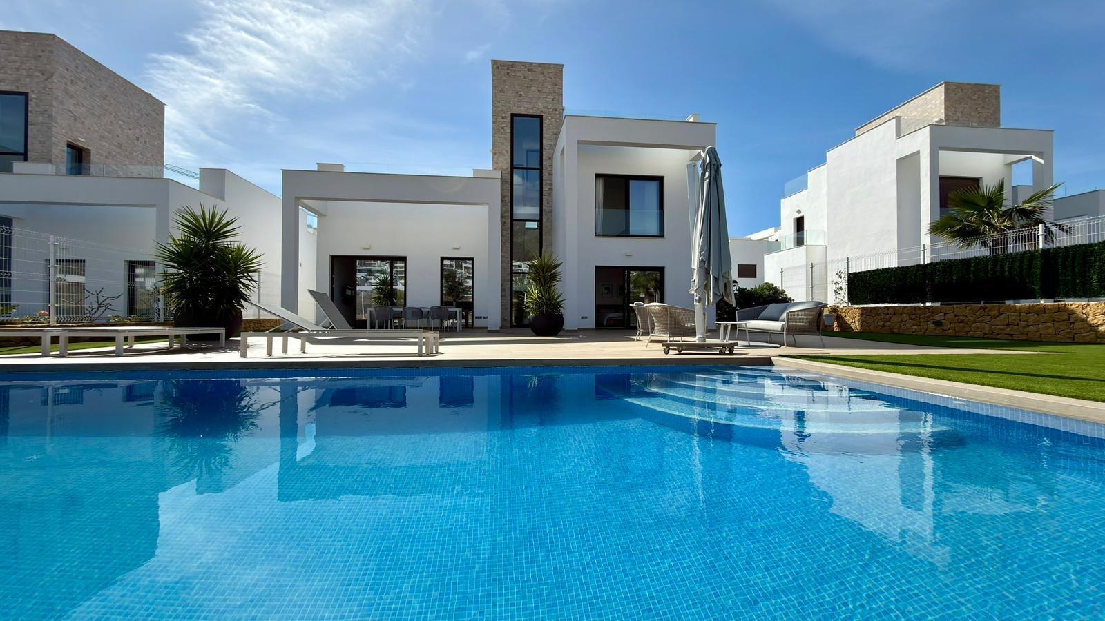 Villa in Torrevieja — image 2