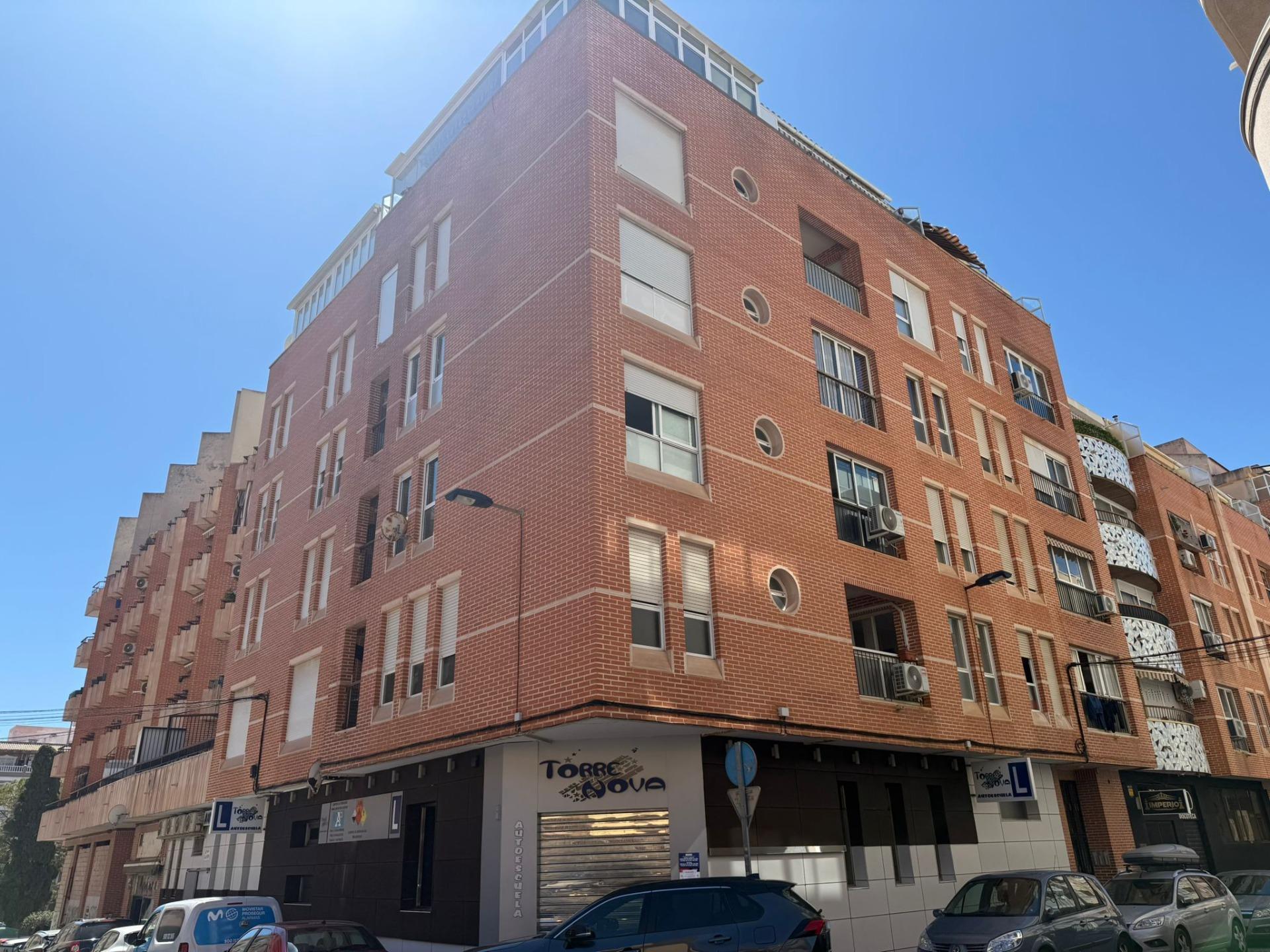 Apartment in Torrevieja — image 2