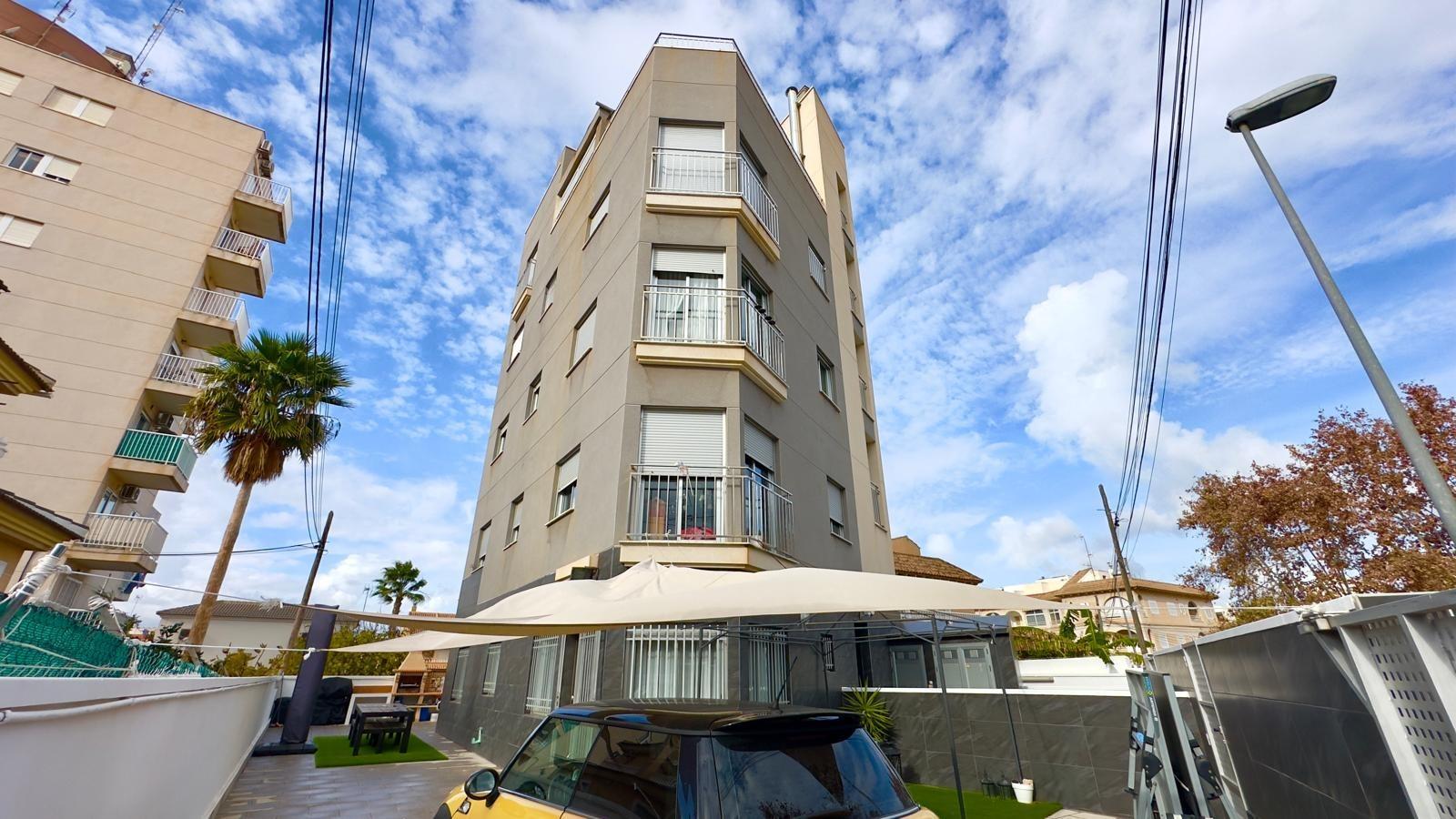 Apartment in Torrevieja — image 1