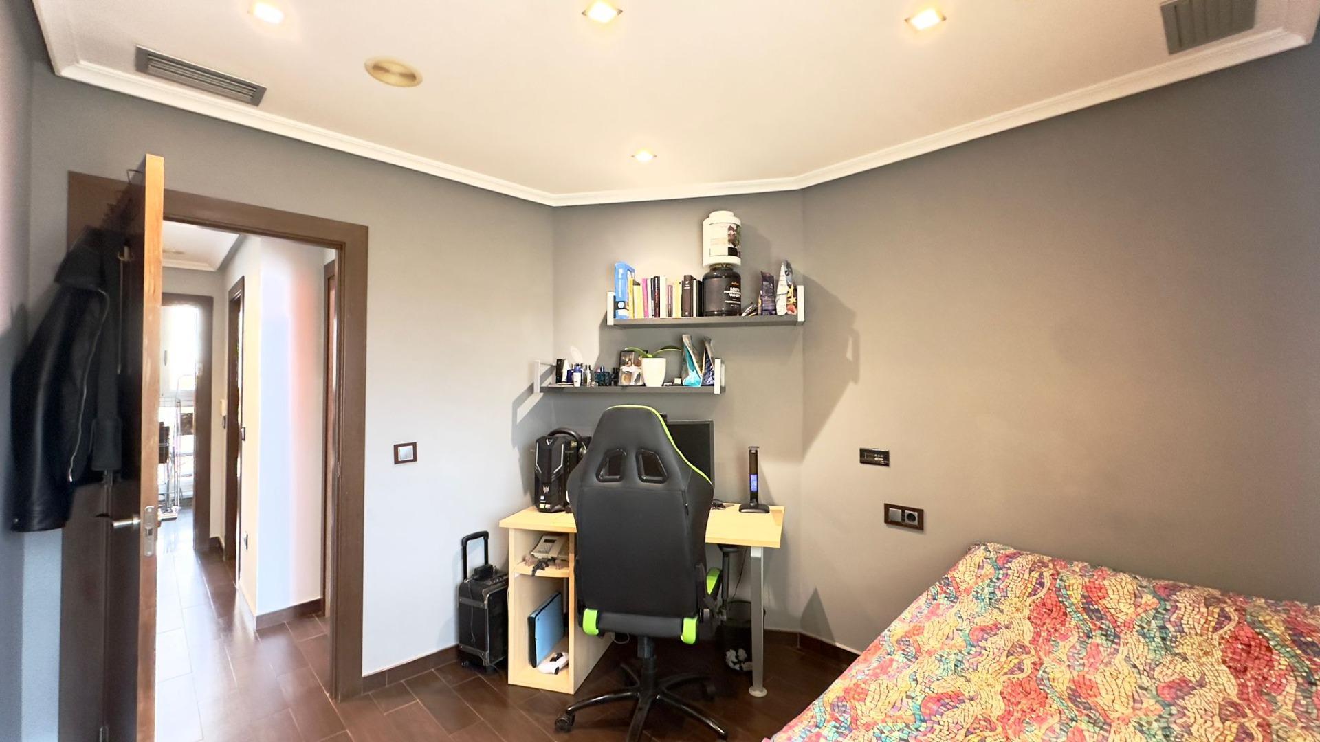 Apartment in Torrevieja — image 6
