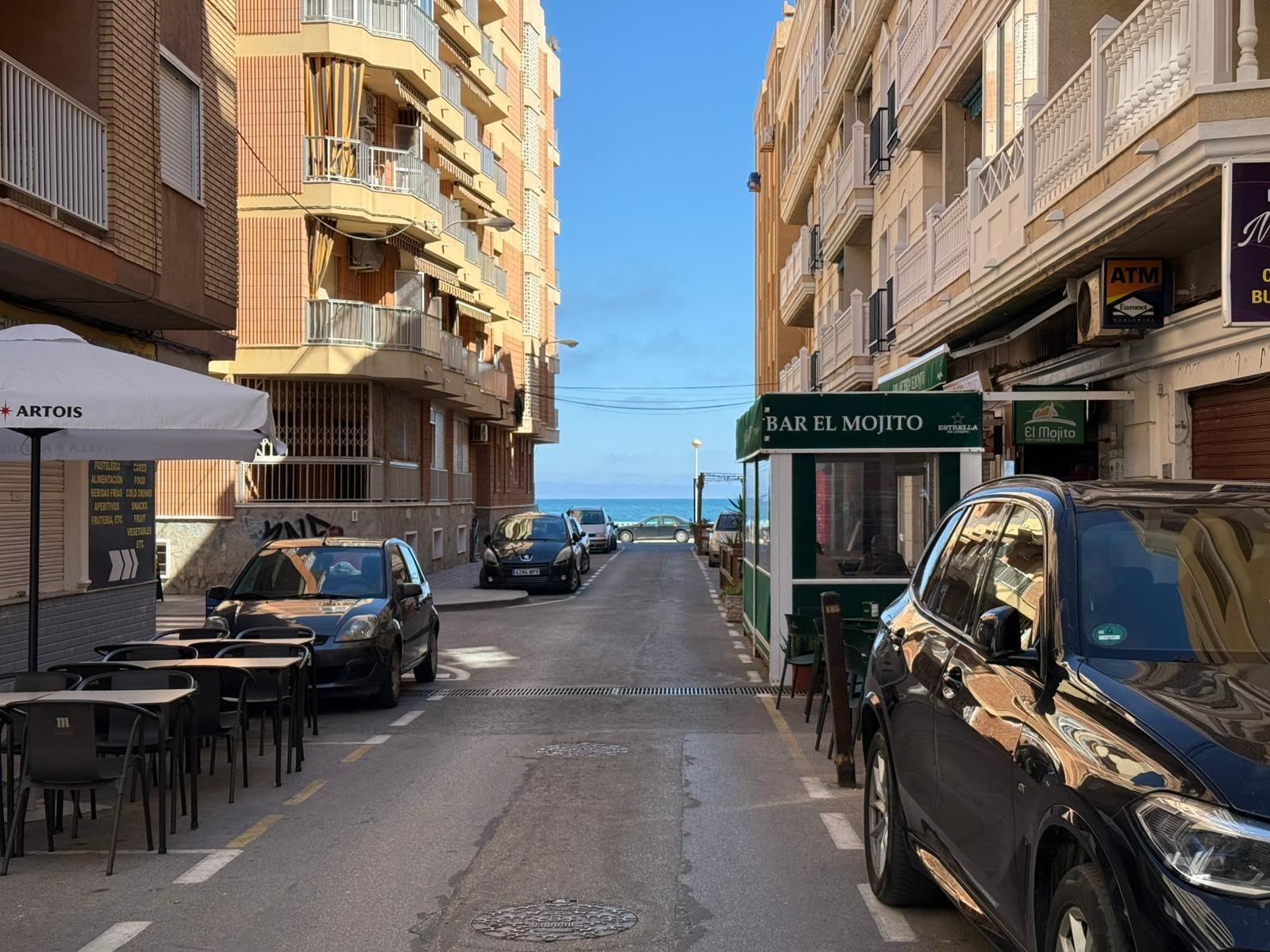 Apartment in Torrevieja — image 2