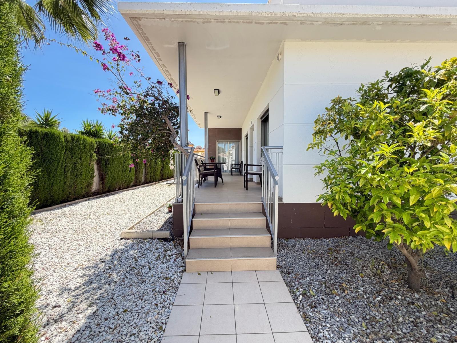 Villa in Ciudad Quesada — image 2