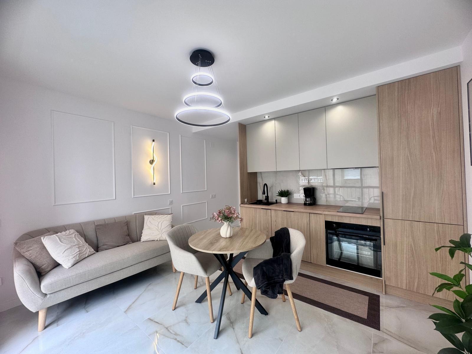 Apartamento totalmente reformado a 350 metros de Playa del Cura con piscina — image 1