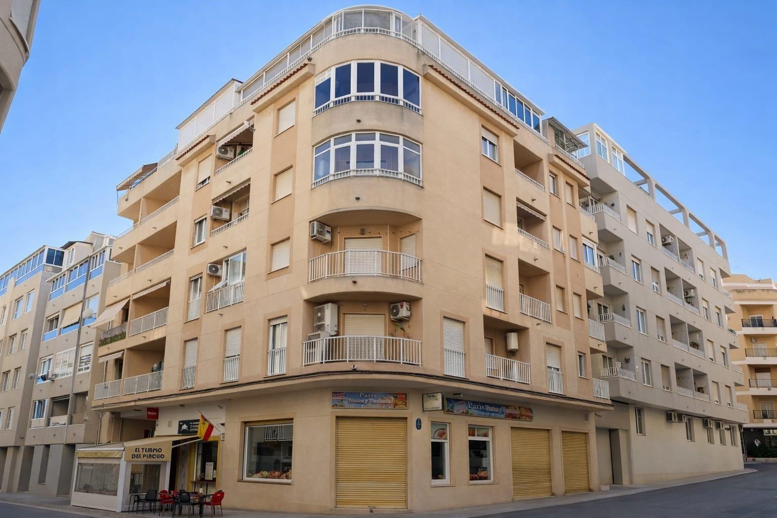 Encantador Apartamento Reformado en Playa del Cura, Torrevieja por €154.900 — image 2
