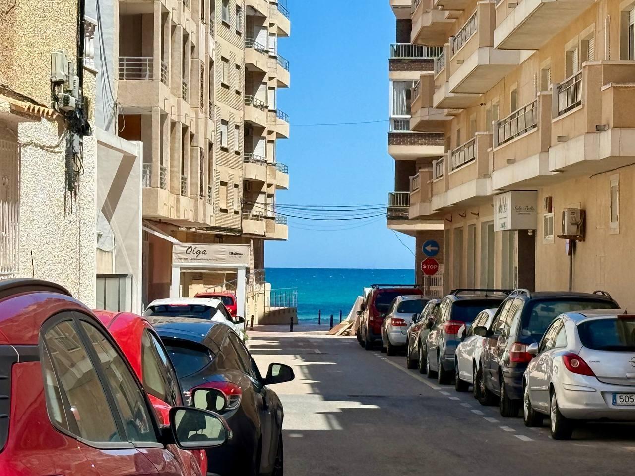 Apartment in Torrevieja — image 2