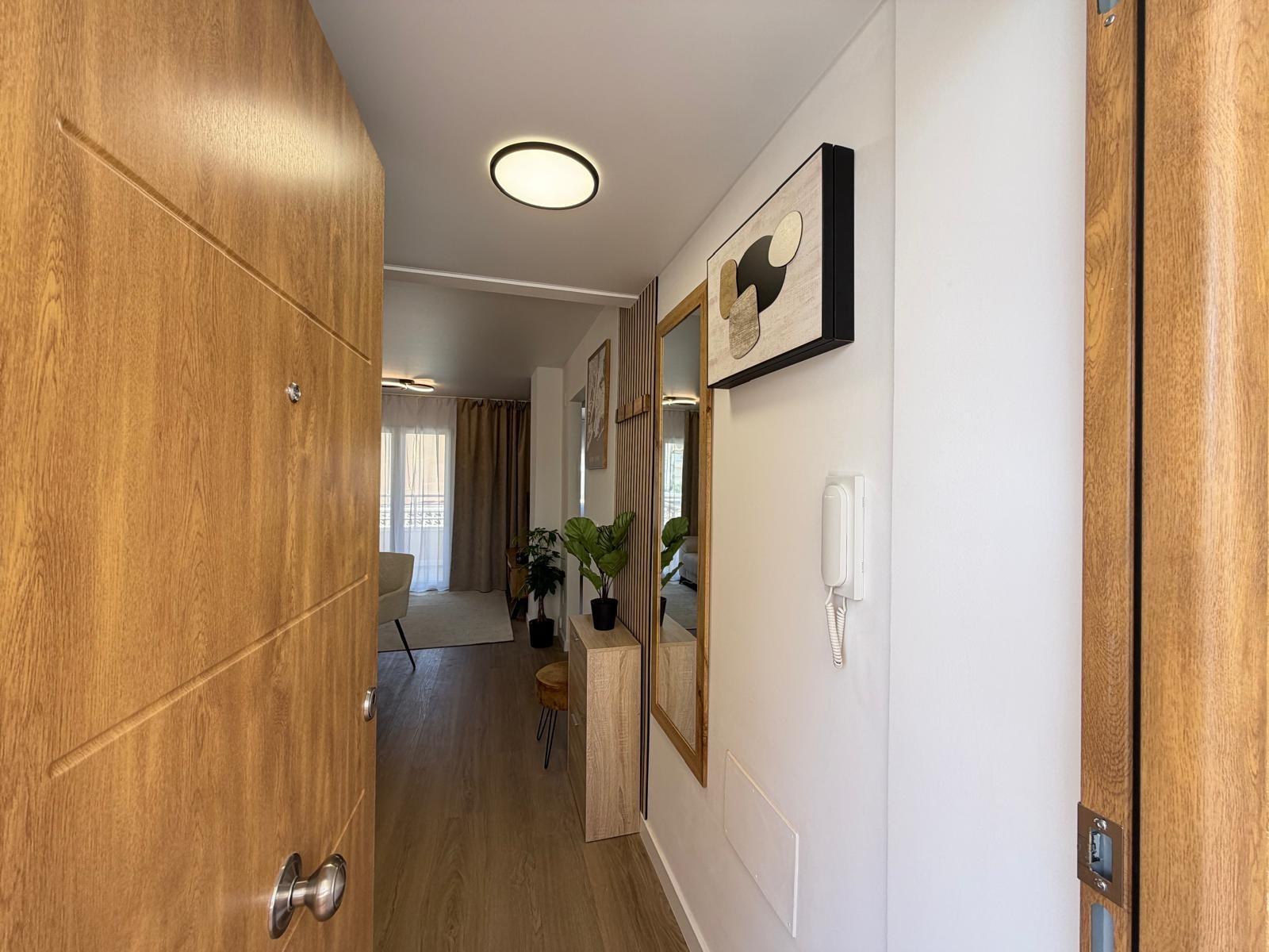 APARTAMENTO TOTALMENTE REFORMADO CON PISCINA EN NUEVA TORREVIEJA. 2 DORM. 1 BAÑO. CON SUPERFICIE DE 54 M2.  — image 2
