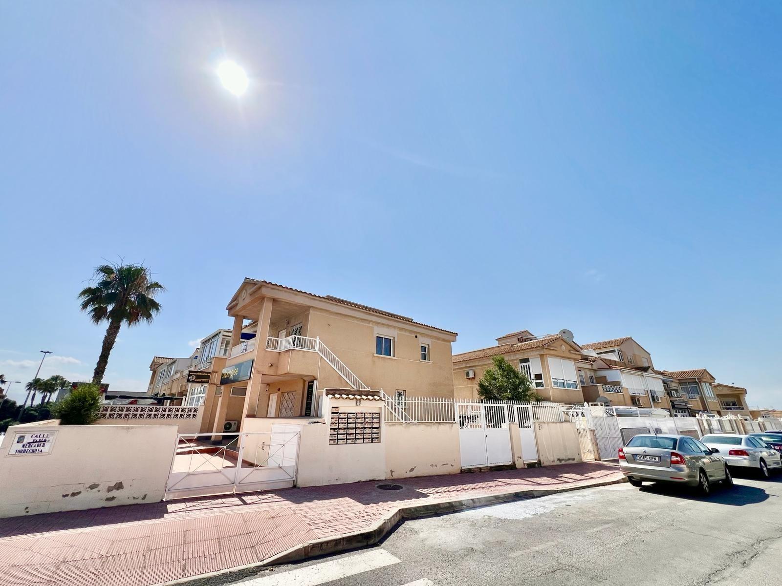 Bungalow in Torrevieja — image 2