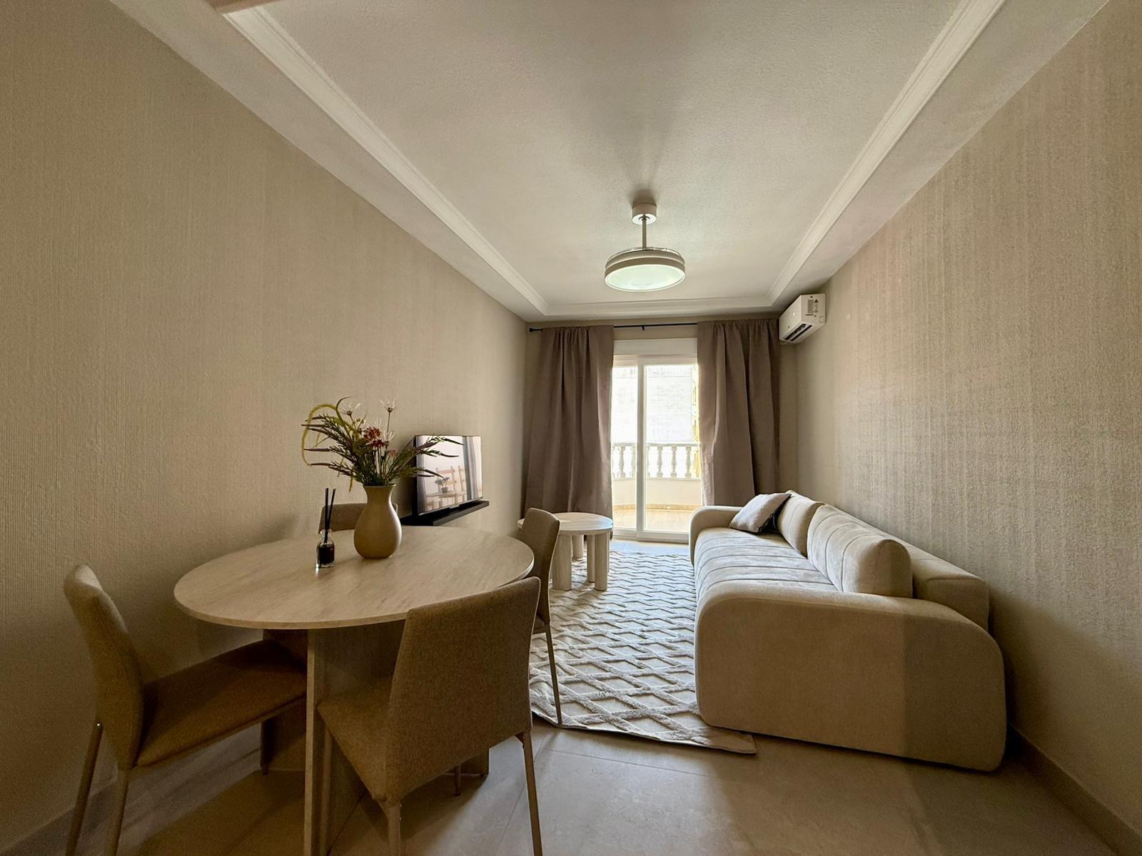 Exclusivo apartamento reformado con vistas laterales al mar y dos terrazas — image 2