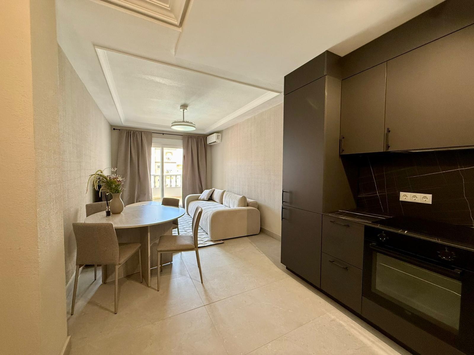 Exclusivo apartamento reformado con vistas laterales al mar y dos terrazas — image 3