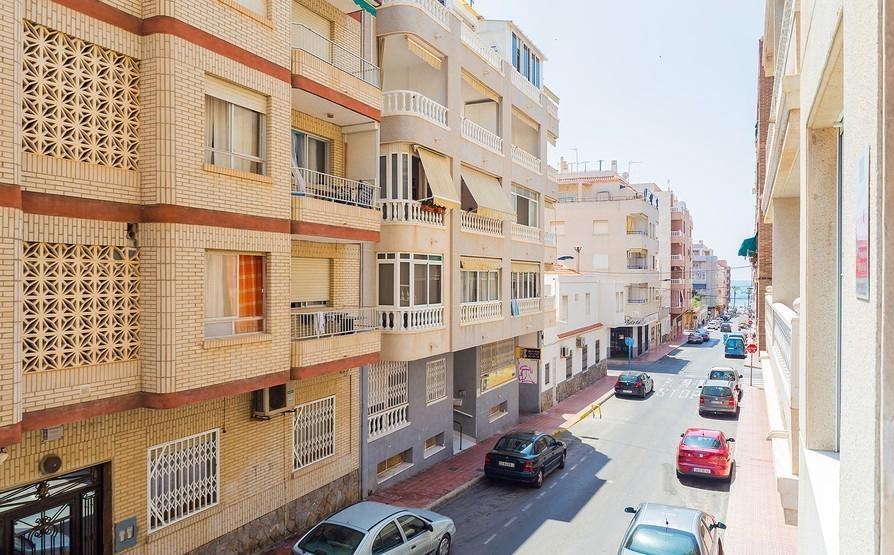 Apartamento renovado a escasos pasos de la playa del Cura ! — image 1
