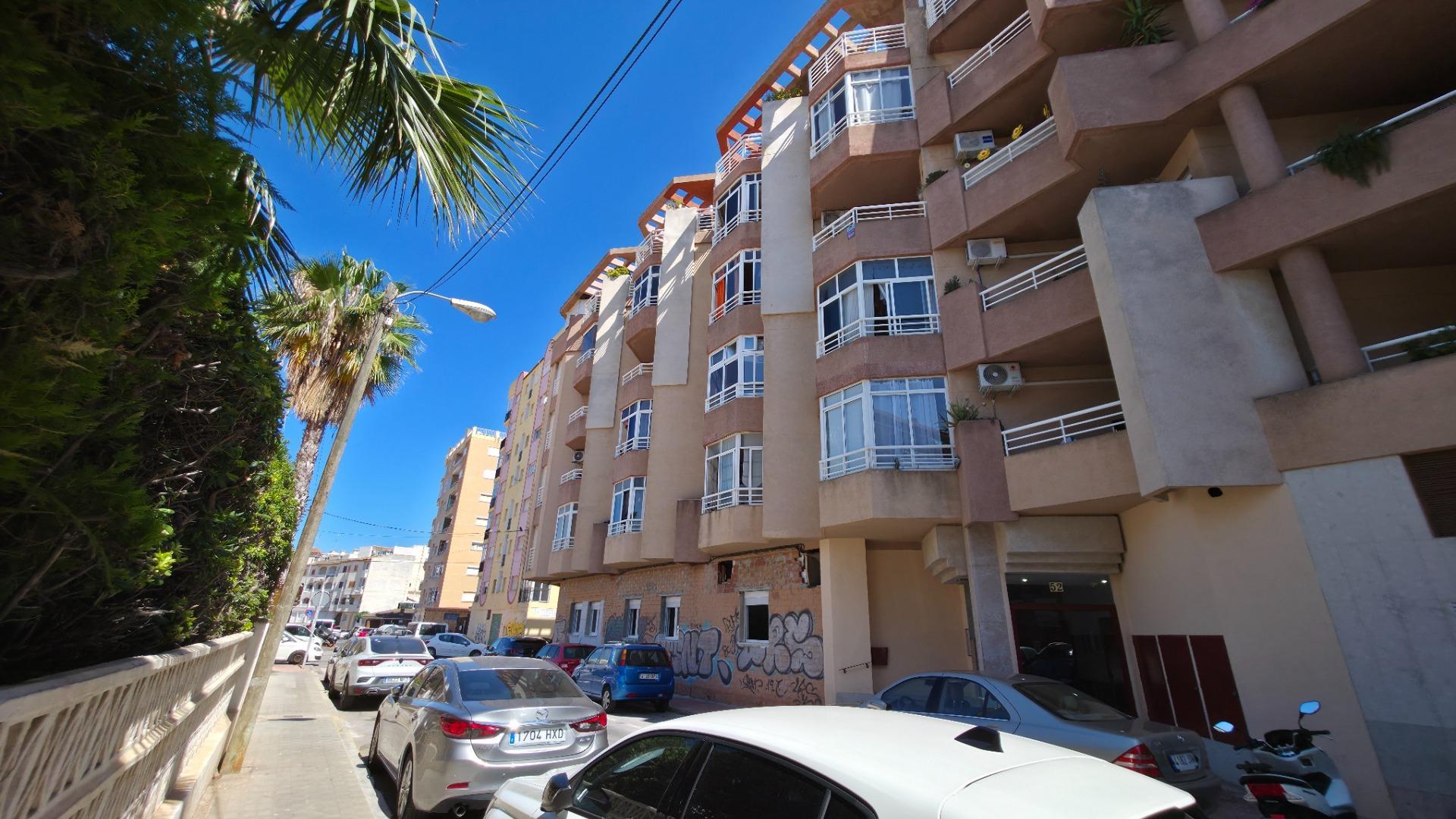 Encantador Apartamento en Playa del Cura - Torrevieja por €129,900 — image 1