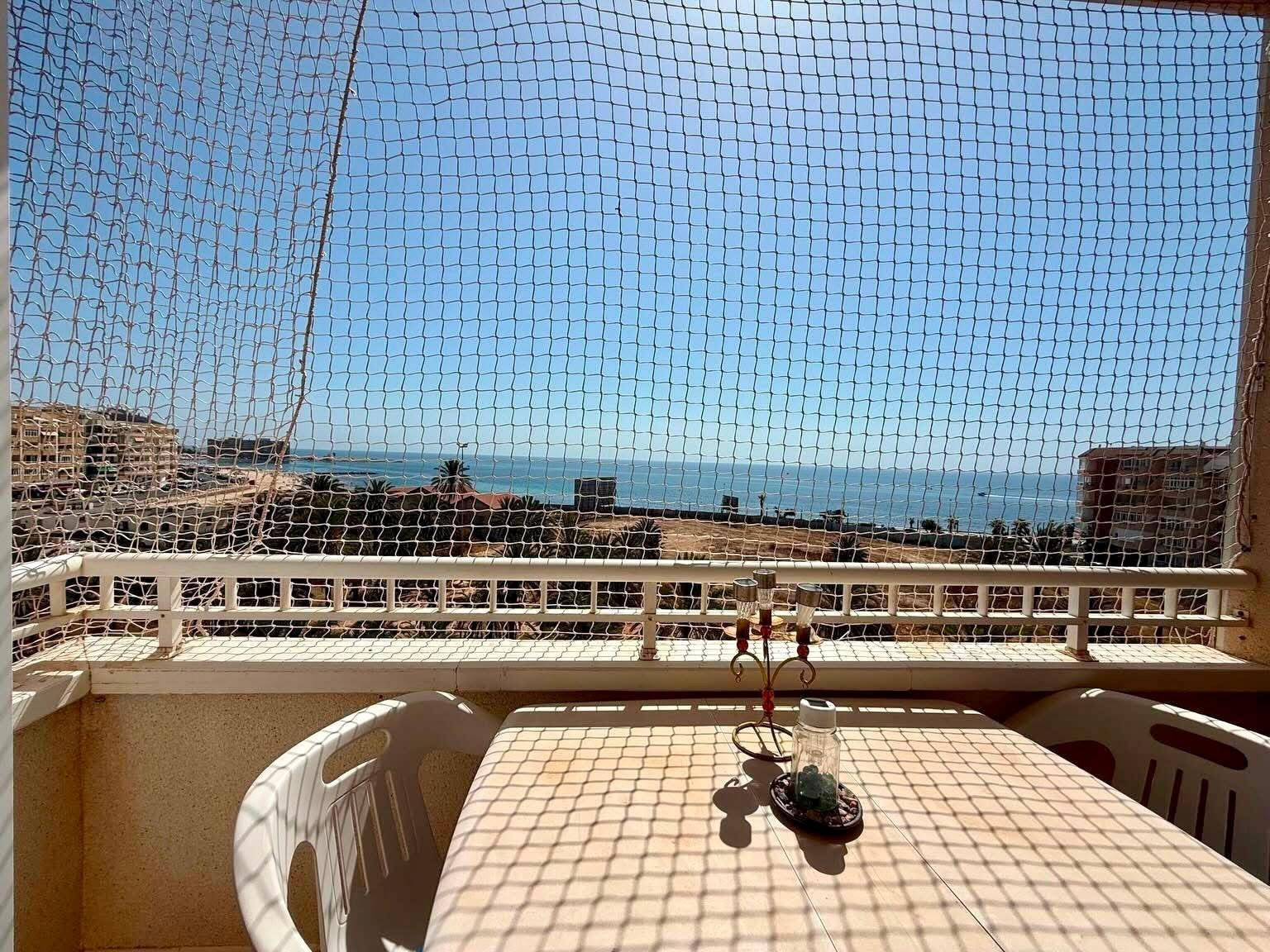 Apartamento con vistas al mar a 100 metros de Playa de Los Locos — image 2