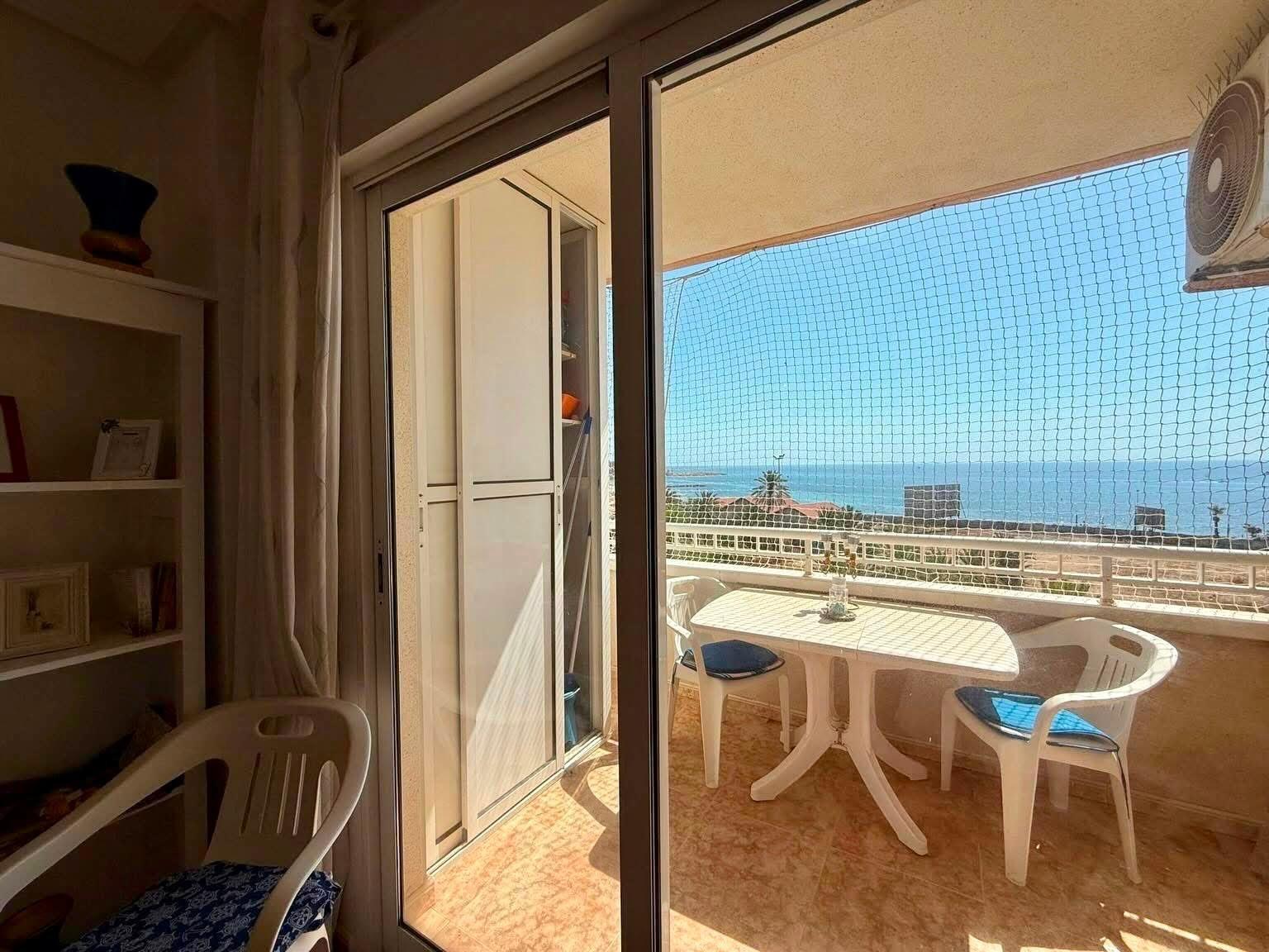 Apartamento con vistas al mar a 100 metros de Playa de Los Locos — image 3