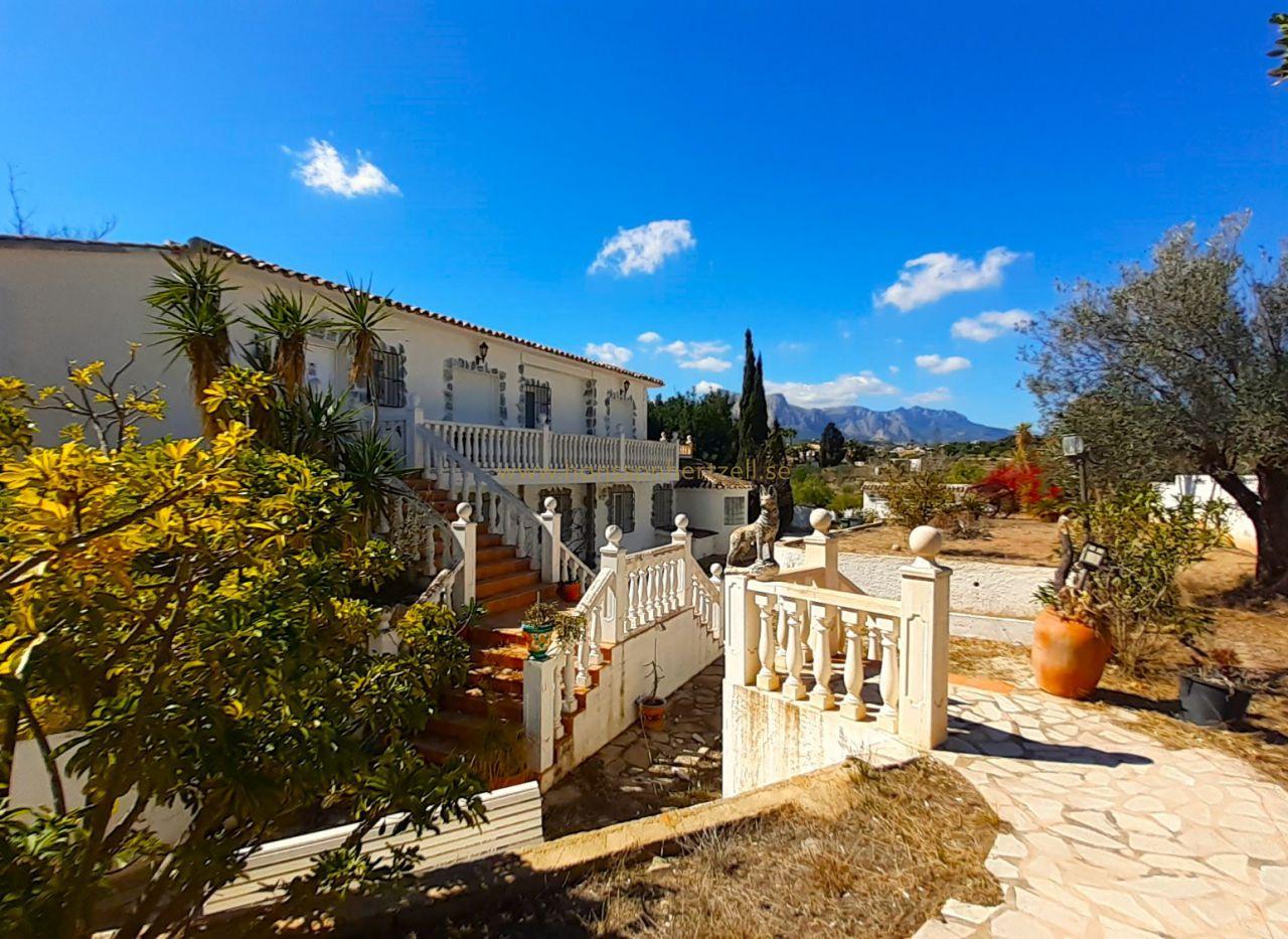 Chalet in Altea — image 2