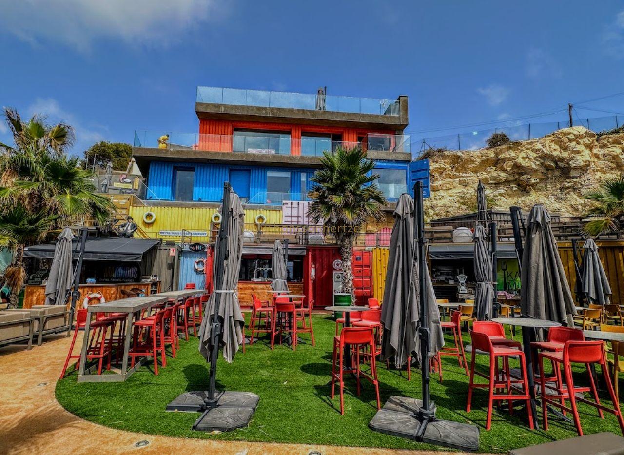 Unique Frontline Villa with Private Beach Club in Villajoyosa — image 3