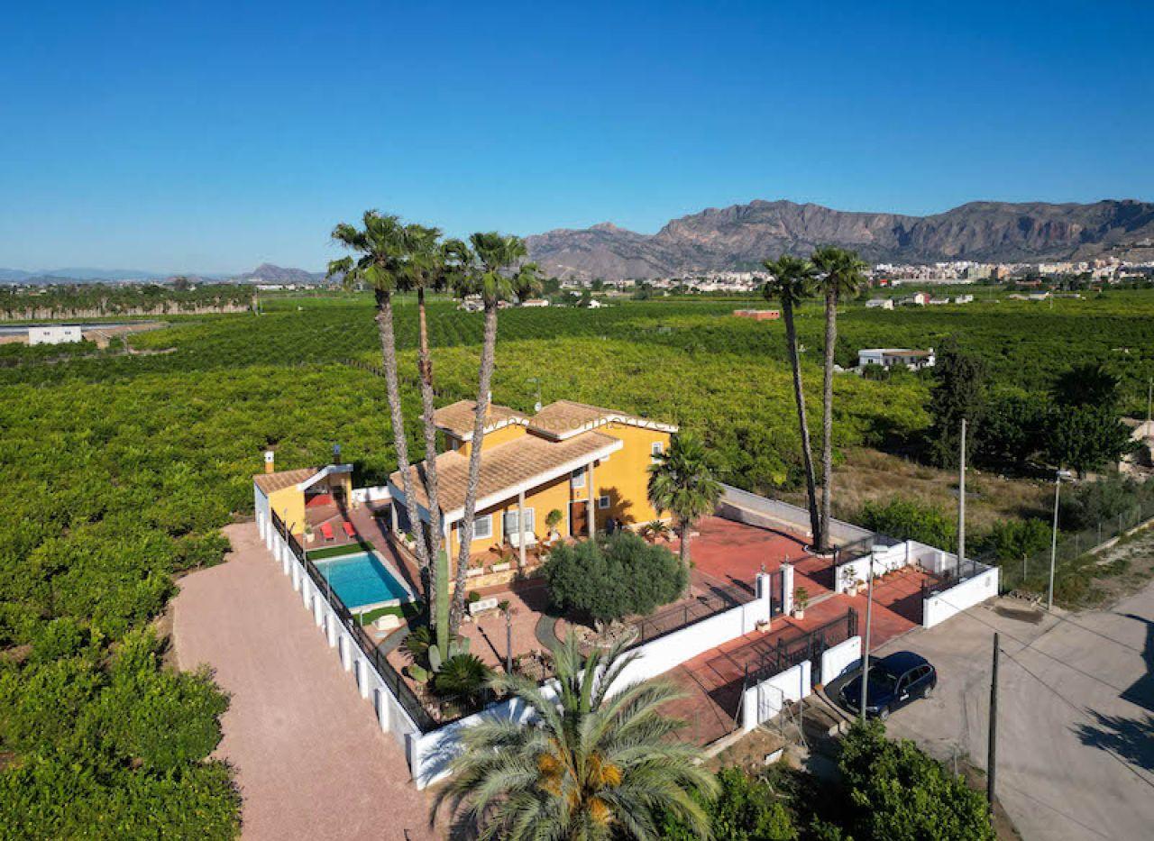 Country Villa with Pool in Orihuela | 5 Bed | €675,000 — image 2