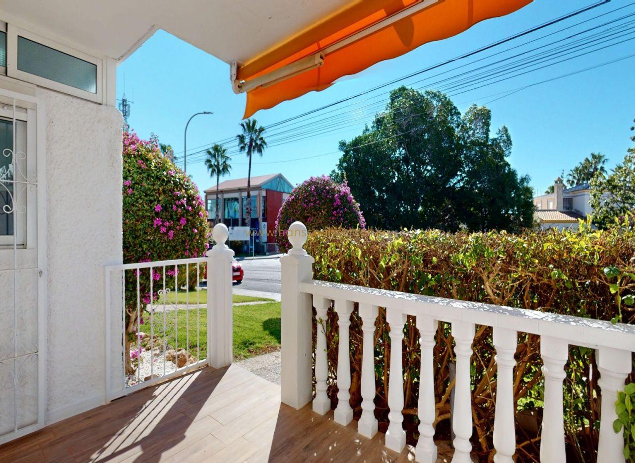 Bungalow en Villamartín | Totalmente Reformado | 225.000 € — image 2