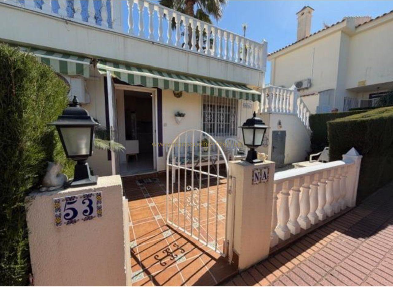 Renovated Bungalow in Los Altos Torrevieja | Pool | €142,000 — image 2