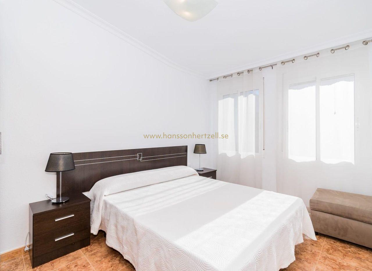 Renovated Apartment Torrevieja | 600m Beach | €129,900 — image 3