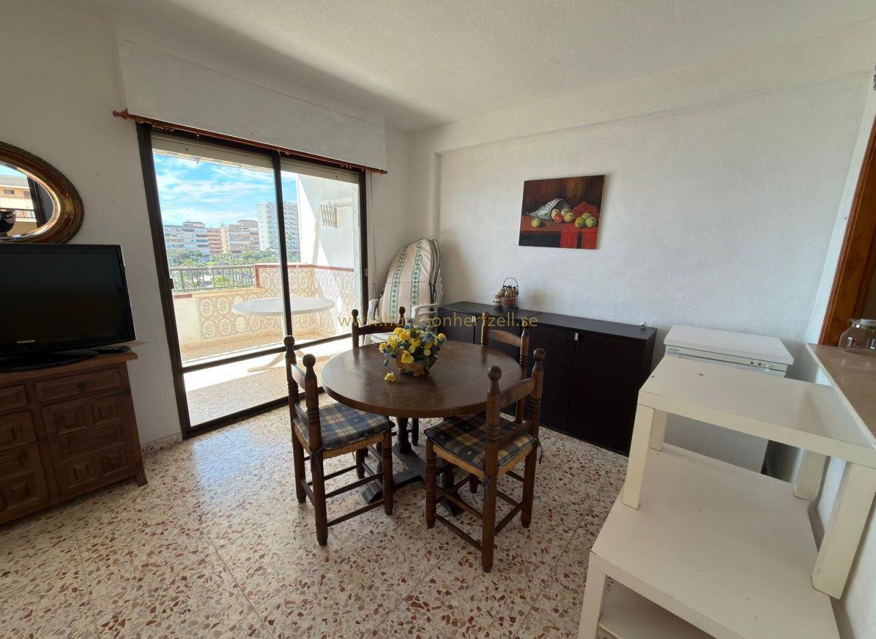 Sea View Apartment in Torrevieja | 200m to Beach — image 2