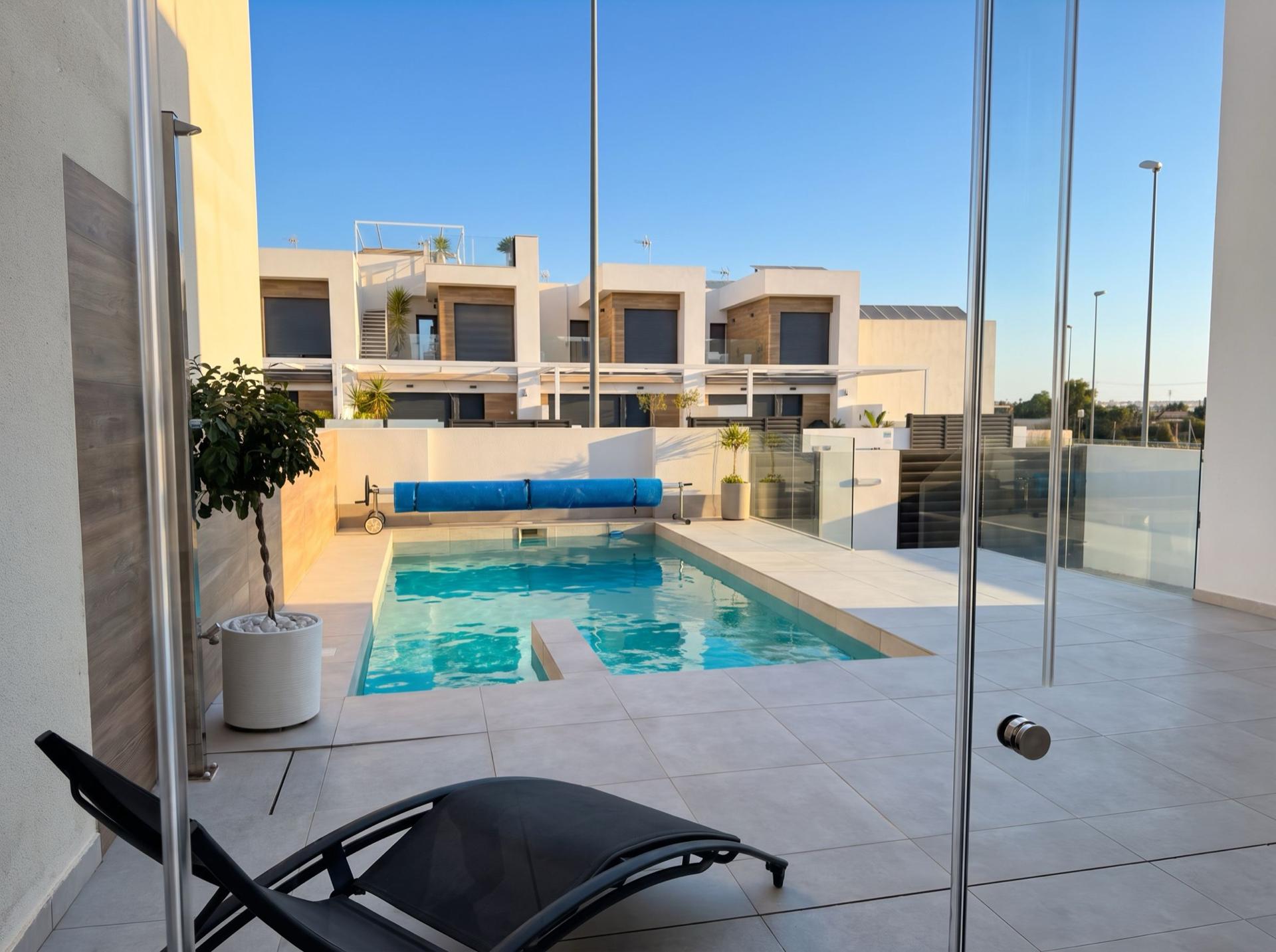 Detached 5-Bedroom Villa with Private Pool and Converted Underbuild in Rojales — image 3