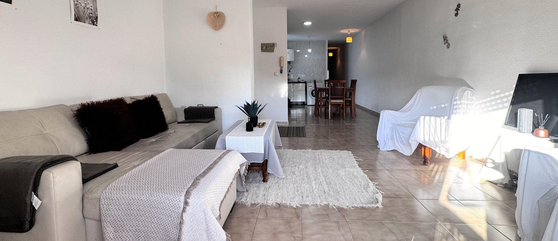 South-Facing 2-Bedroom Apartment 240 m from Playa de los Locos, Torrevieja — image 2