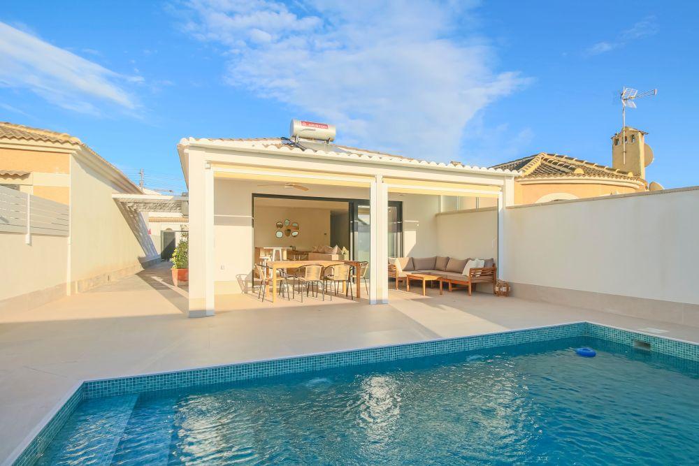 Villa in Torrevieja — image 2