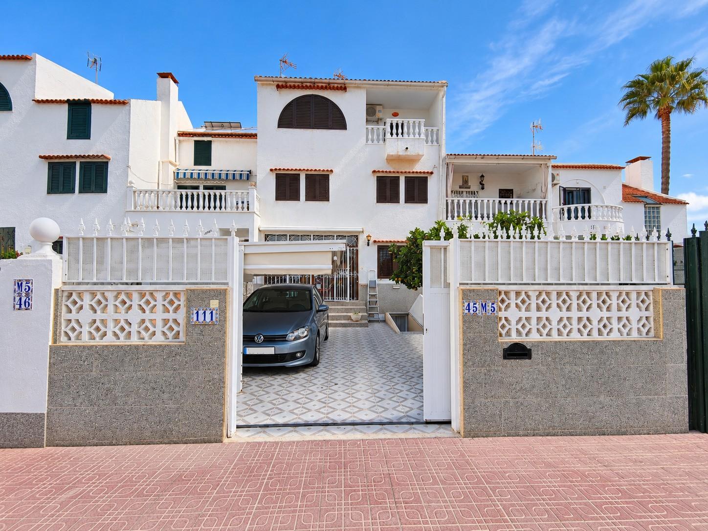Townhouse in Torrevieja — image 1
