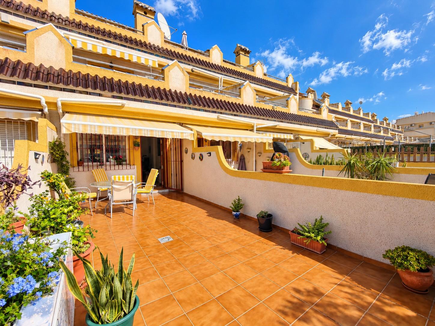 Townhouse in Orihuela Costa — image 3