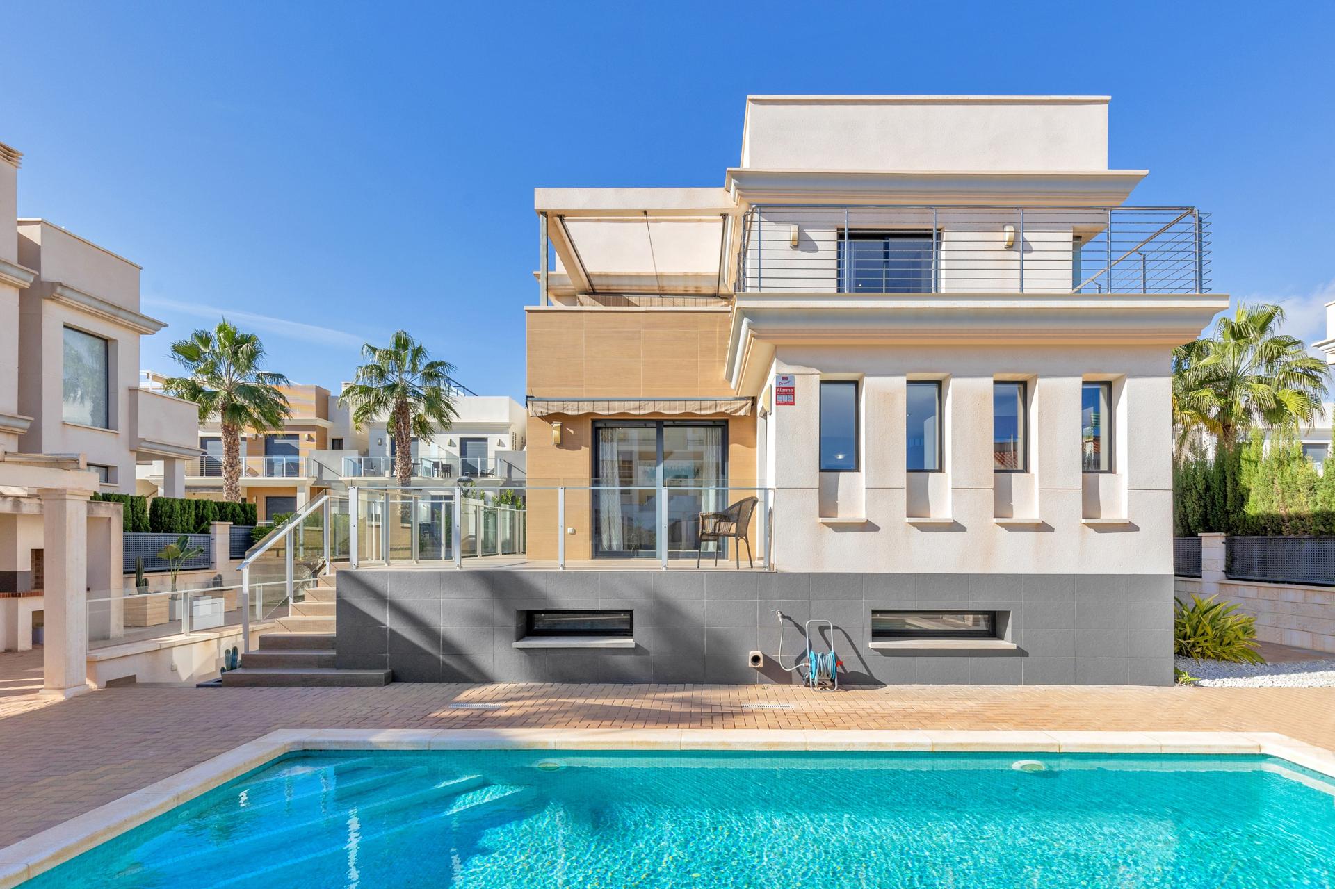 Villa in Orihuela Costa — image 1