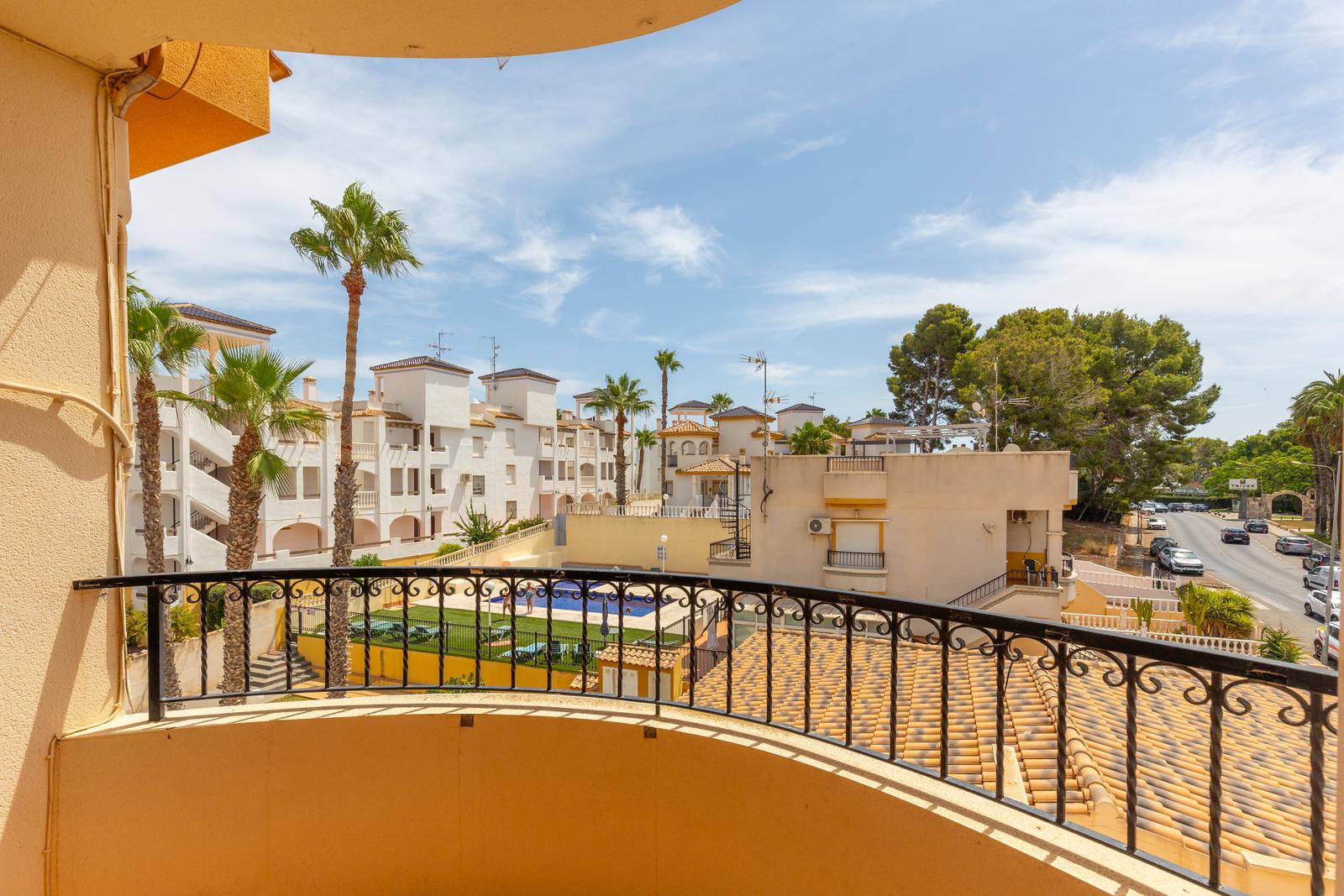 Apartment in Orihuela — image 1