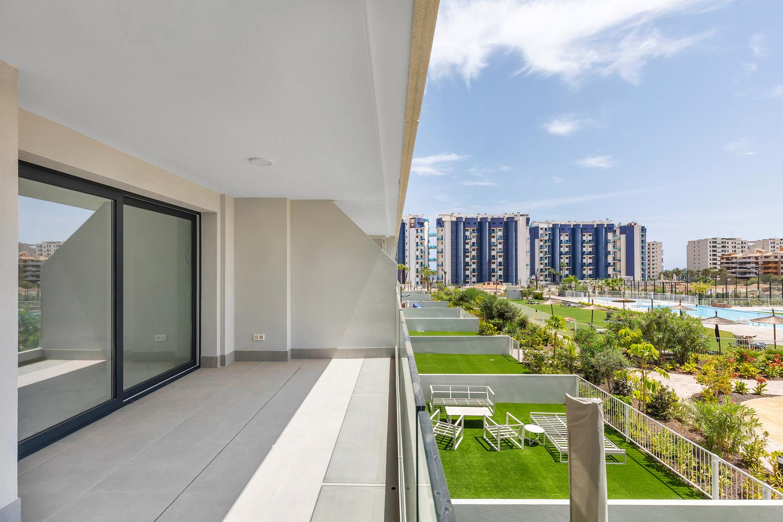 Apartment in Torrevieja — image 1