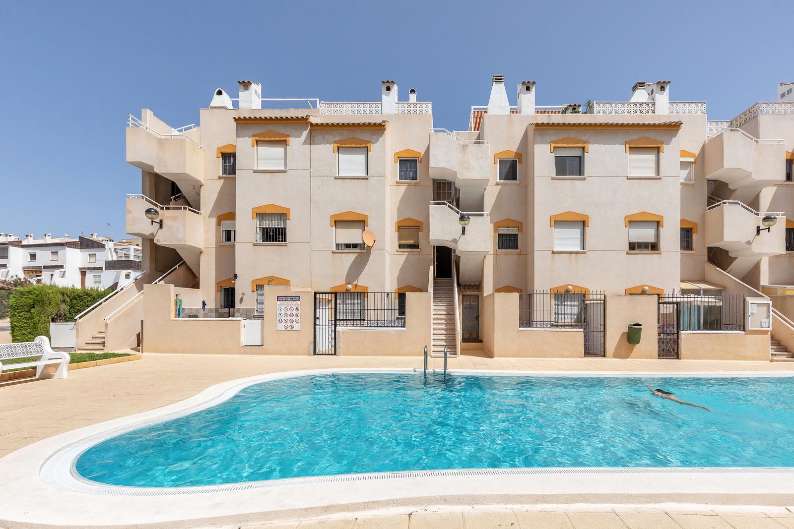 Apartment in Torrevieja — image 1