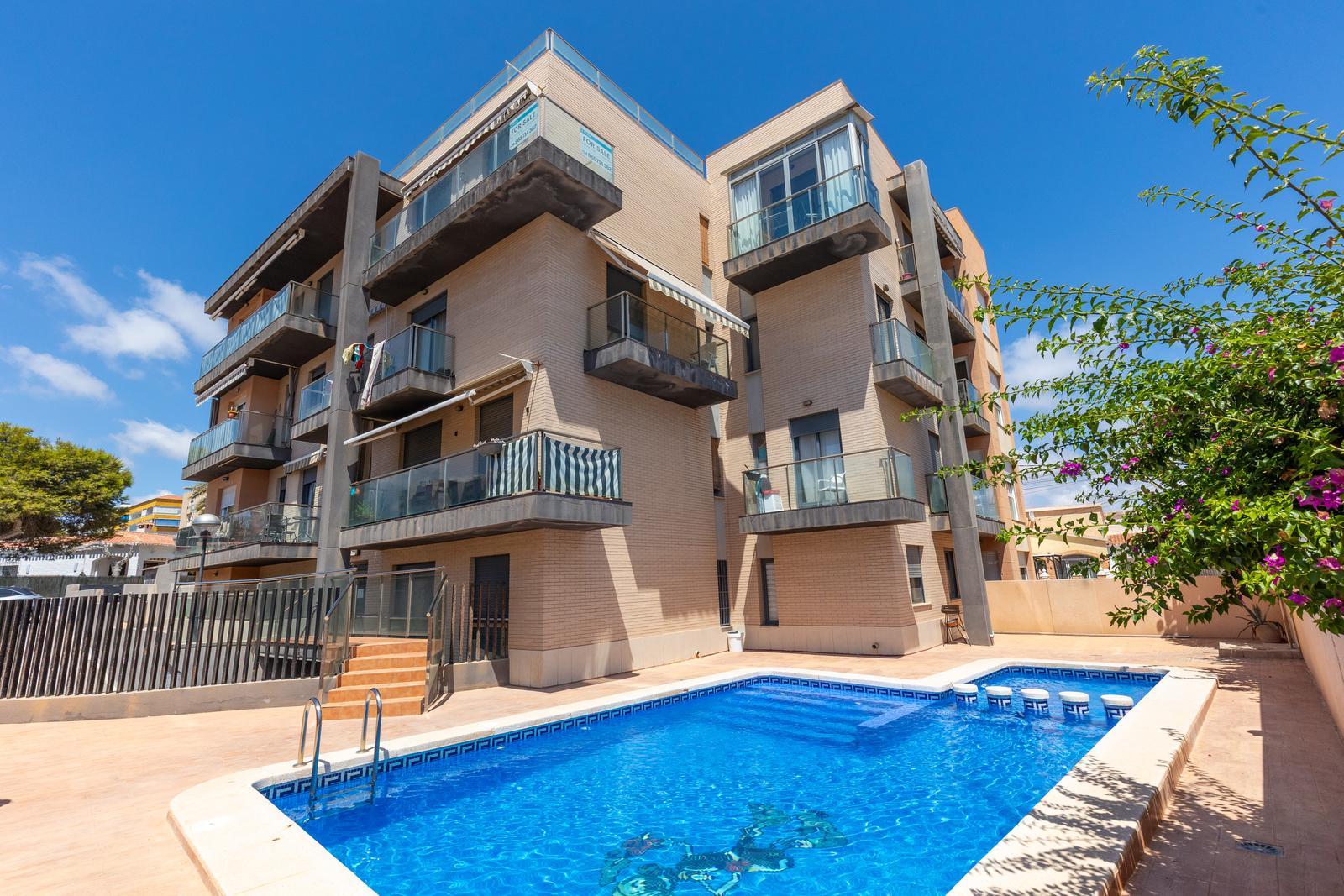 Apartment in Torrevieja — image 1