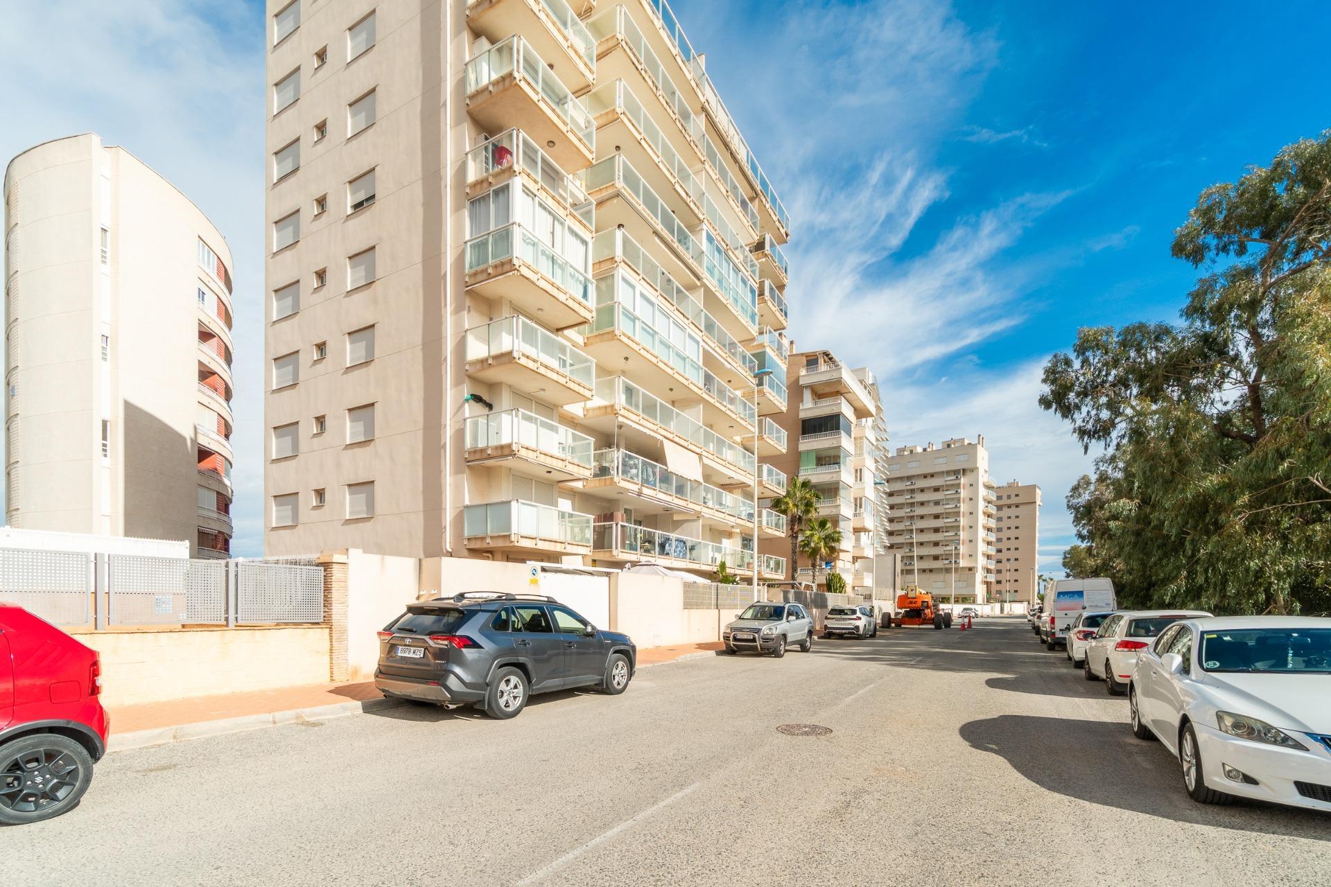Apartment in Guardamar Del Segura — image 1