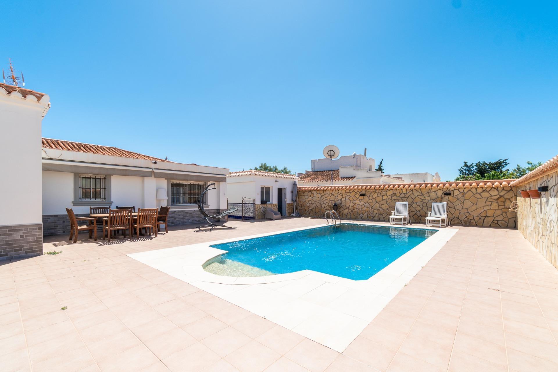 Villa in Torrevieja — image 1