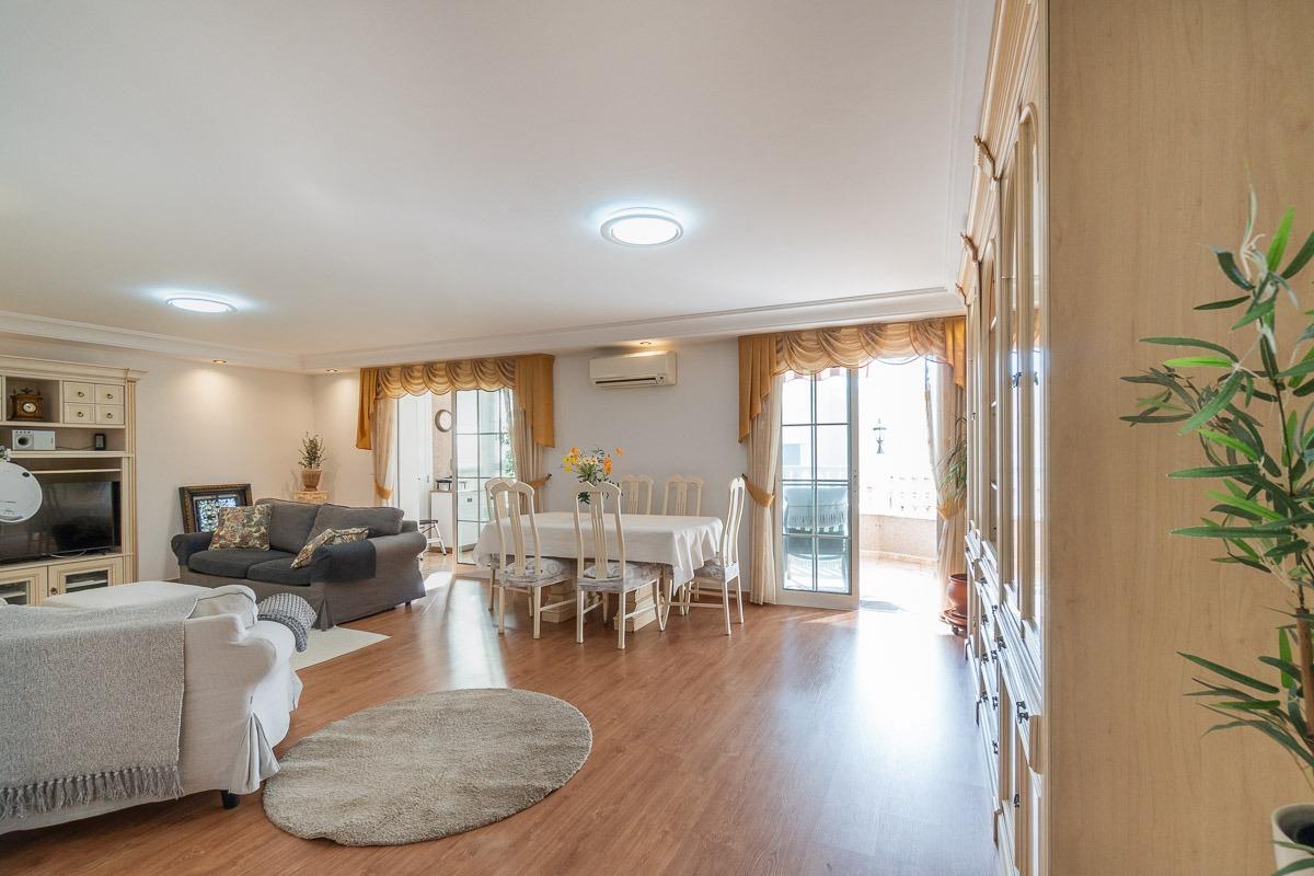 Penthouse in Torrevieja — image 1