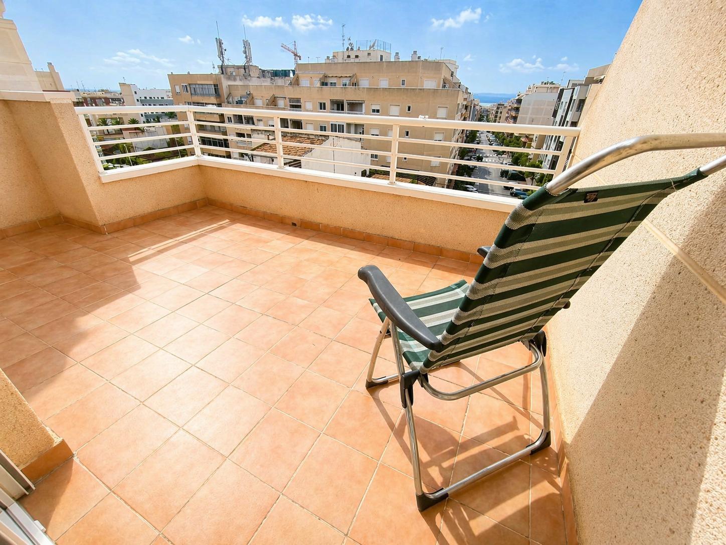 Penthouse in Torrevieja — image 1